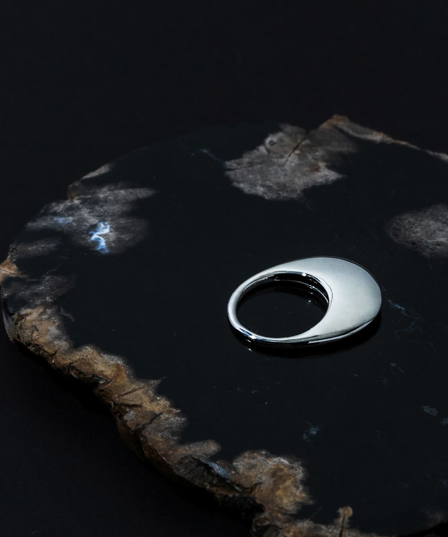 SMELLY so’　flat oval ring SLV 11