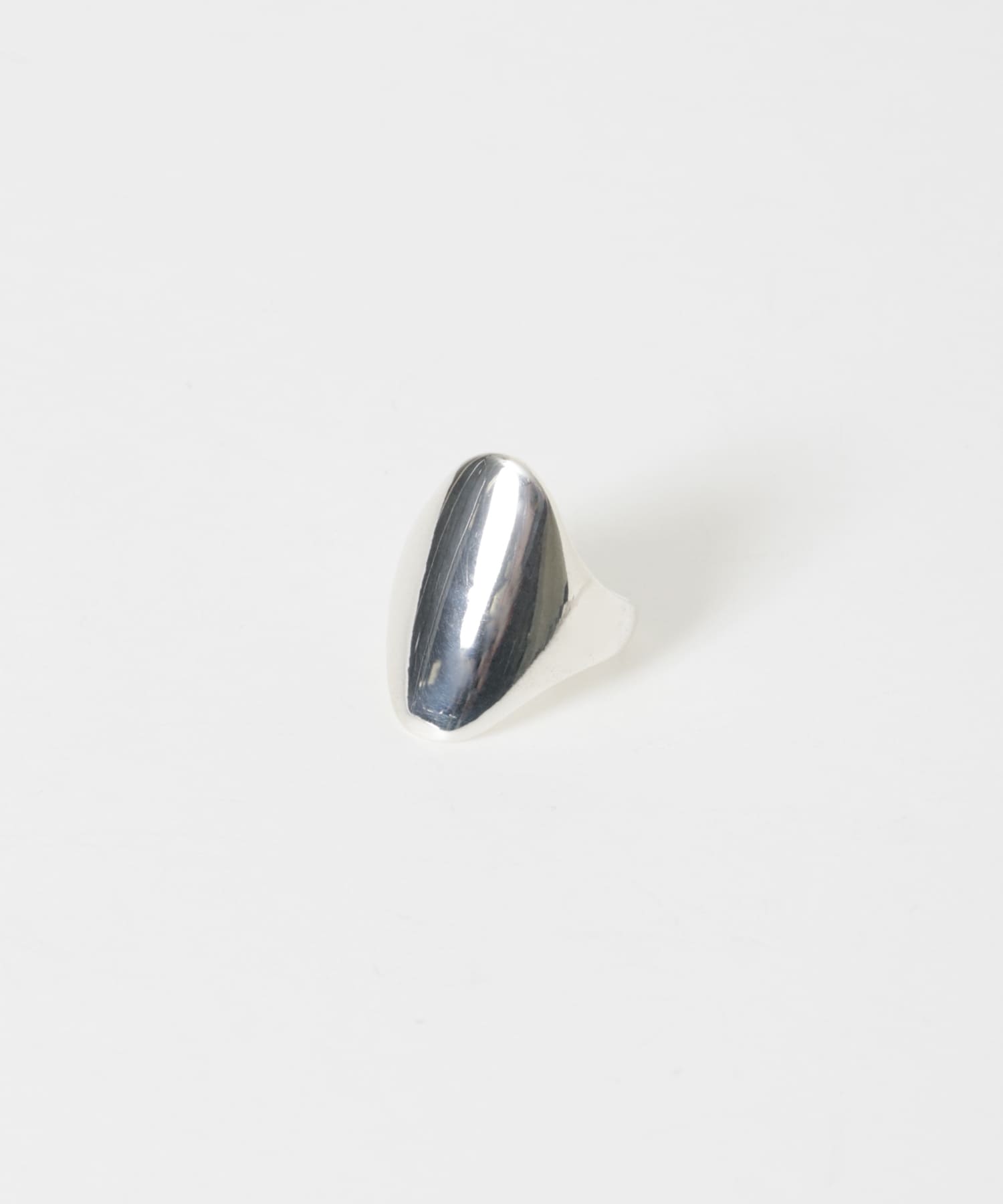 SMELLY so’　platy curve ring SLV -