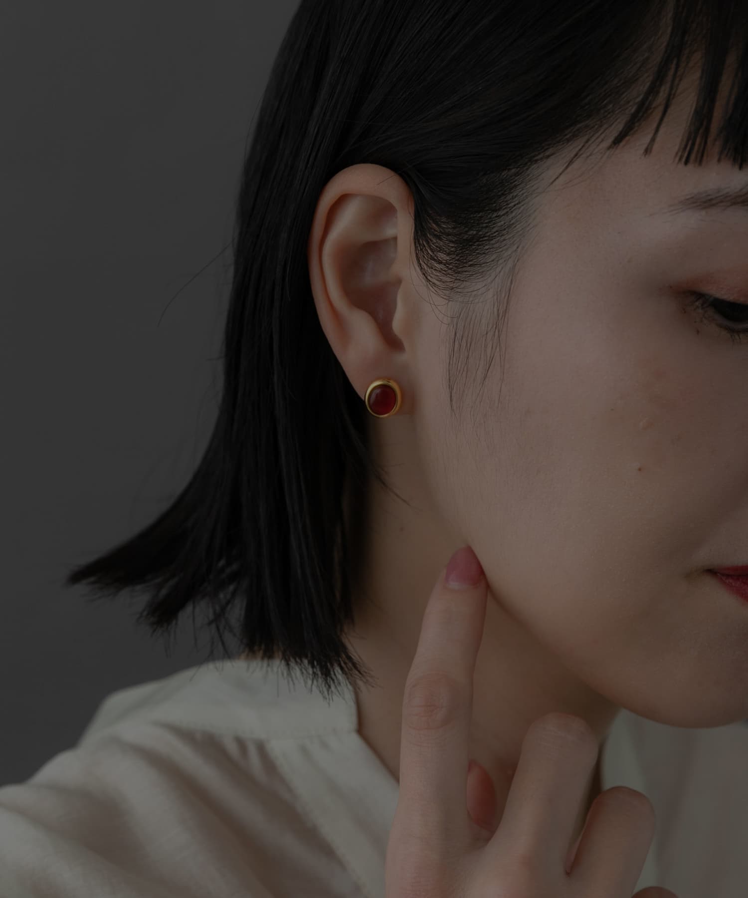 SMELLY so’　carnelian oval pierce GD/RE -