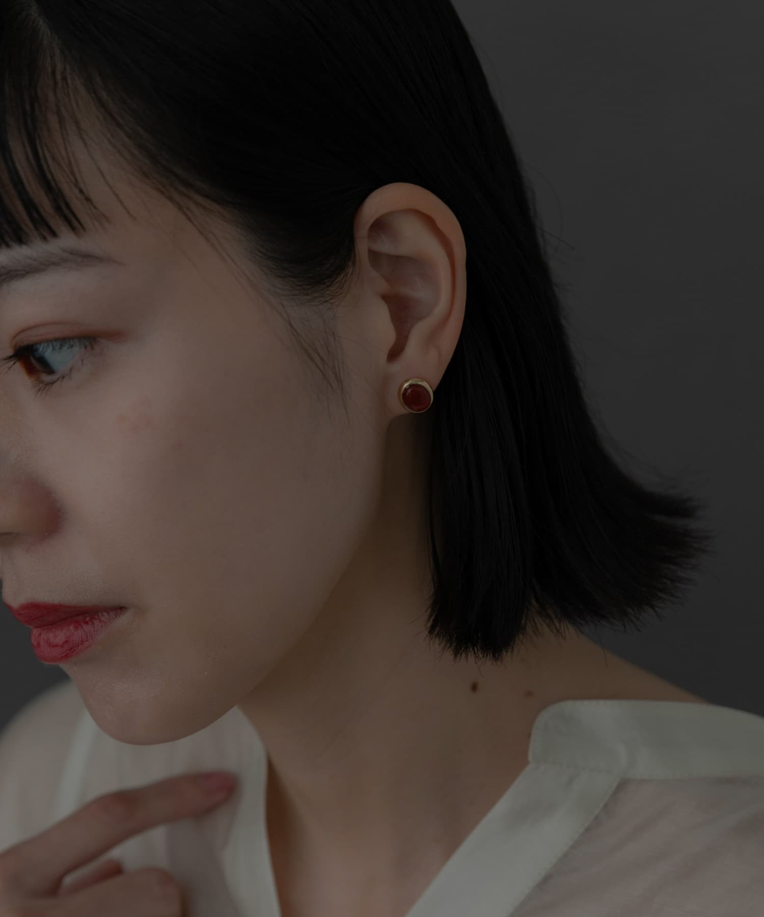 SMELLY so’　carnelian oval pierce GD/RE -