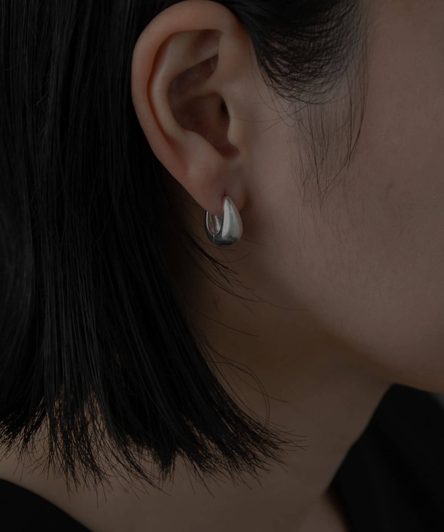 SMELLY so’　plump pierce