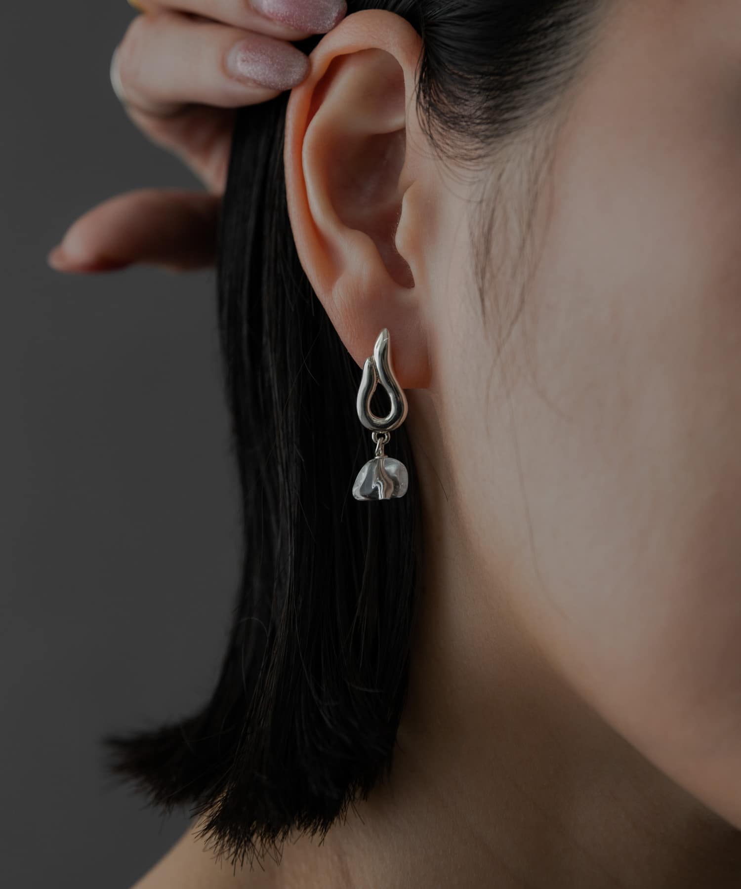 SMELLY so’　crystal drop pierce SLV -