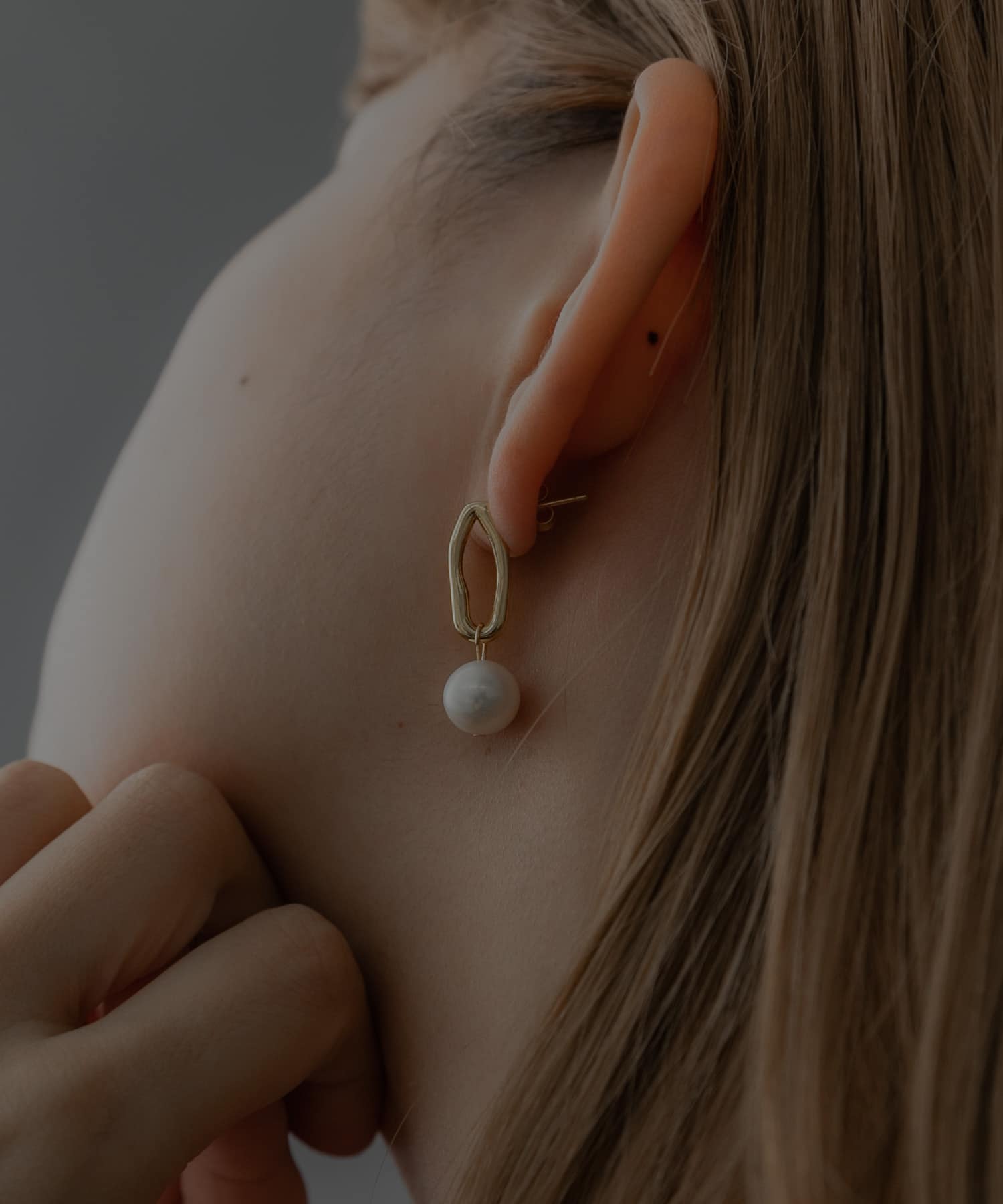 SMELLY so’　pearl drop pierce GLD -