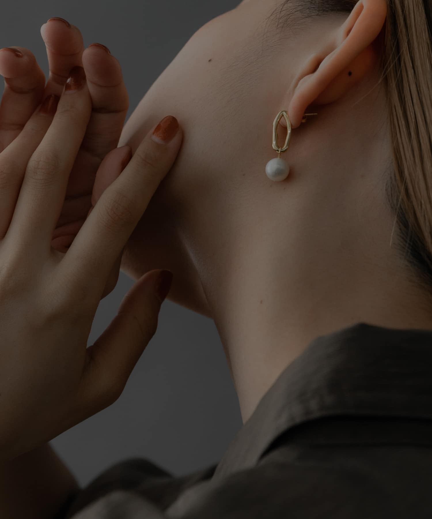 SMELLY so’　pearl drop pierce GLD -