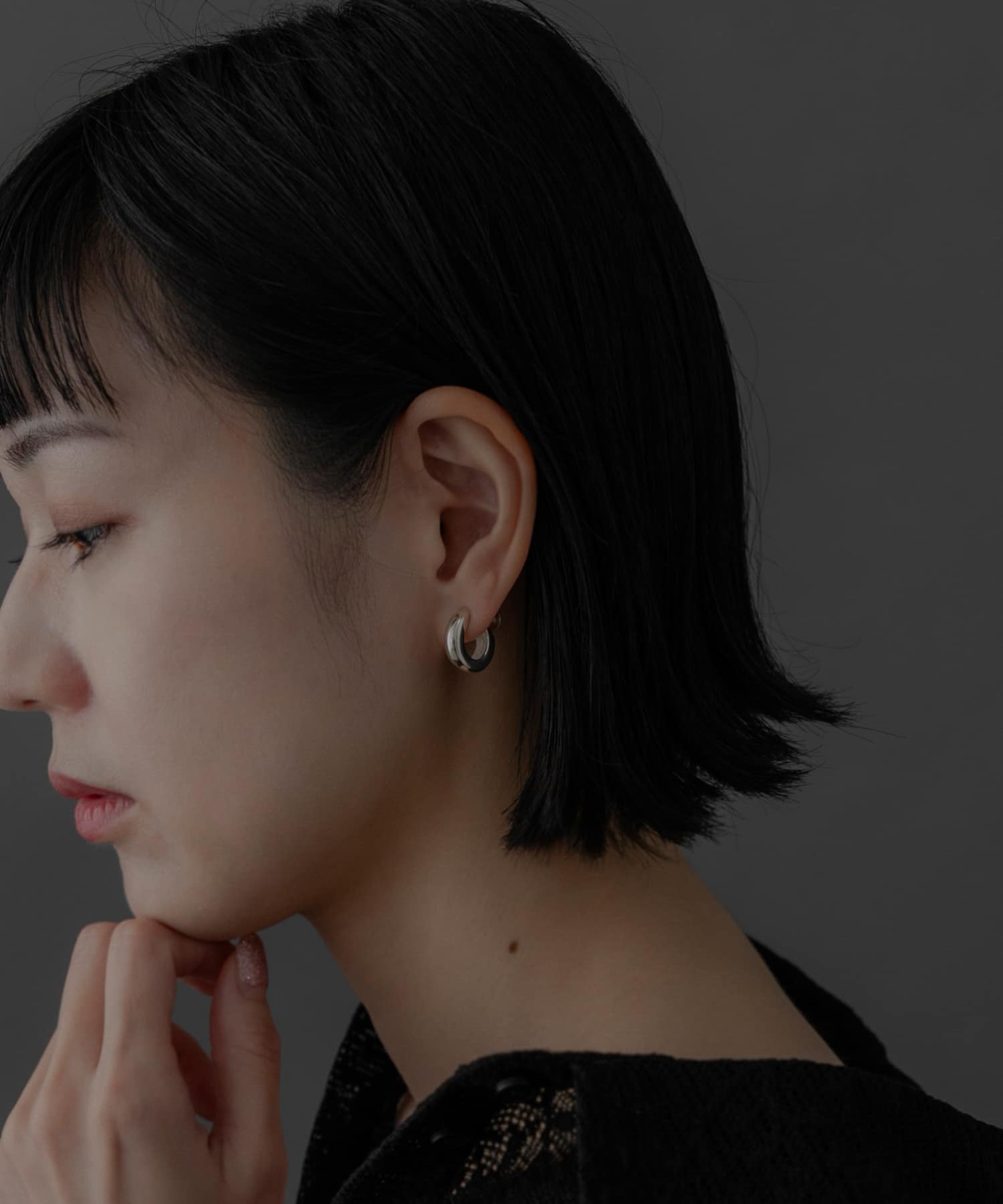 SMELLY so’　wide hoop earring SLV -