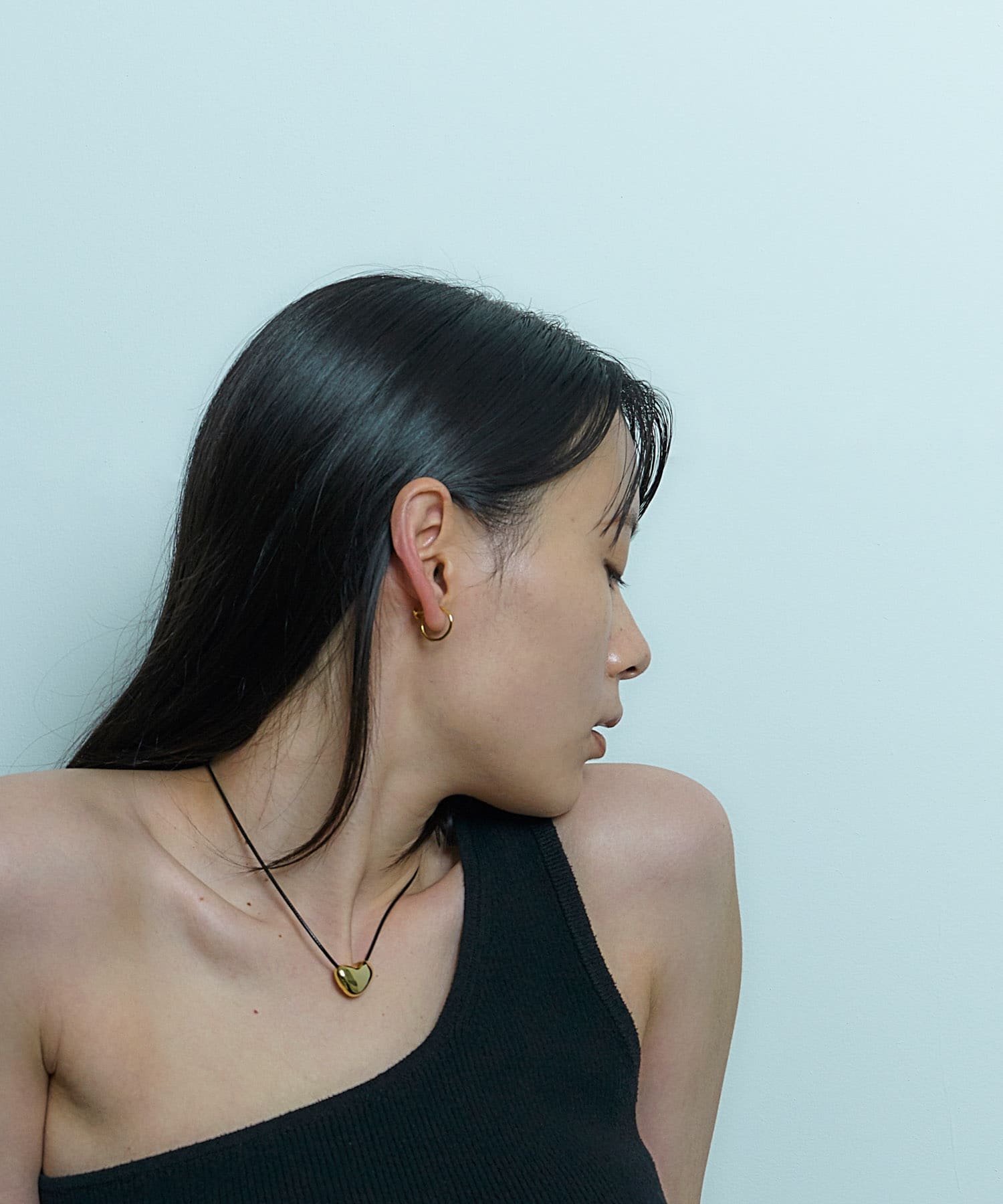 SMELLY so’　thin hoop earring GLD -
