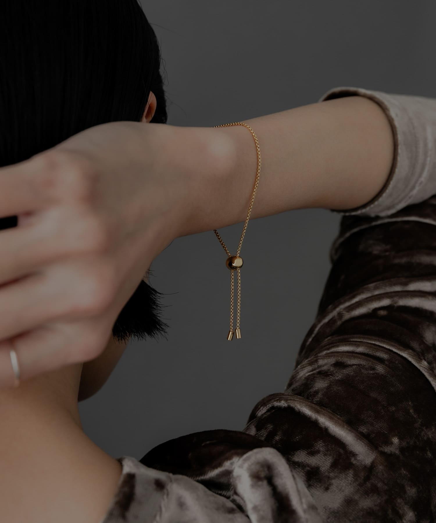 SMELLY so’　pellet loop bracelet GLD -