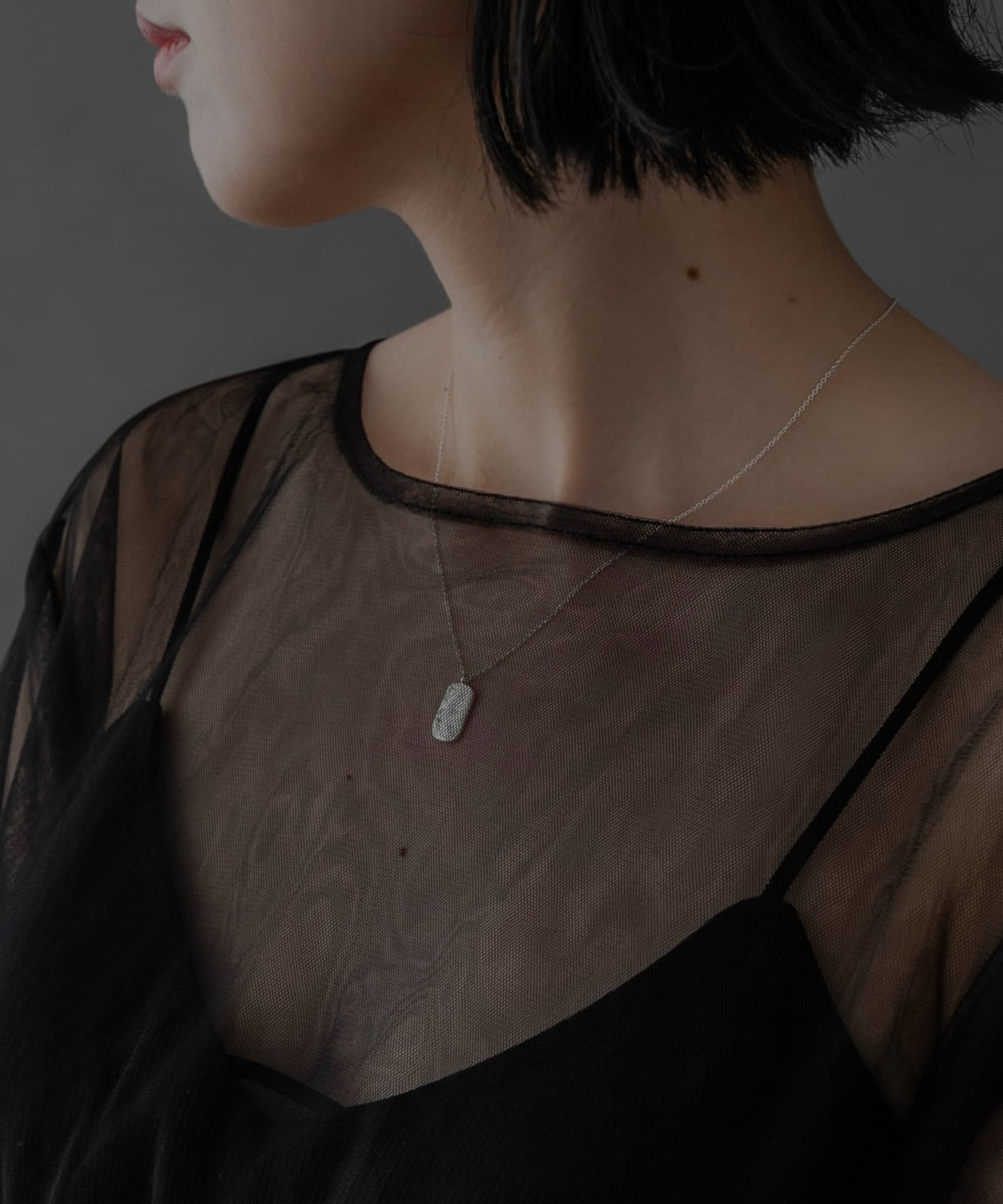 SMELLY so’　rectangle plate necklace SLV -