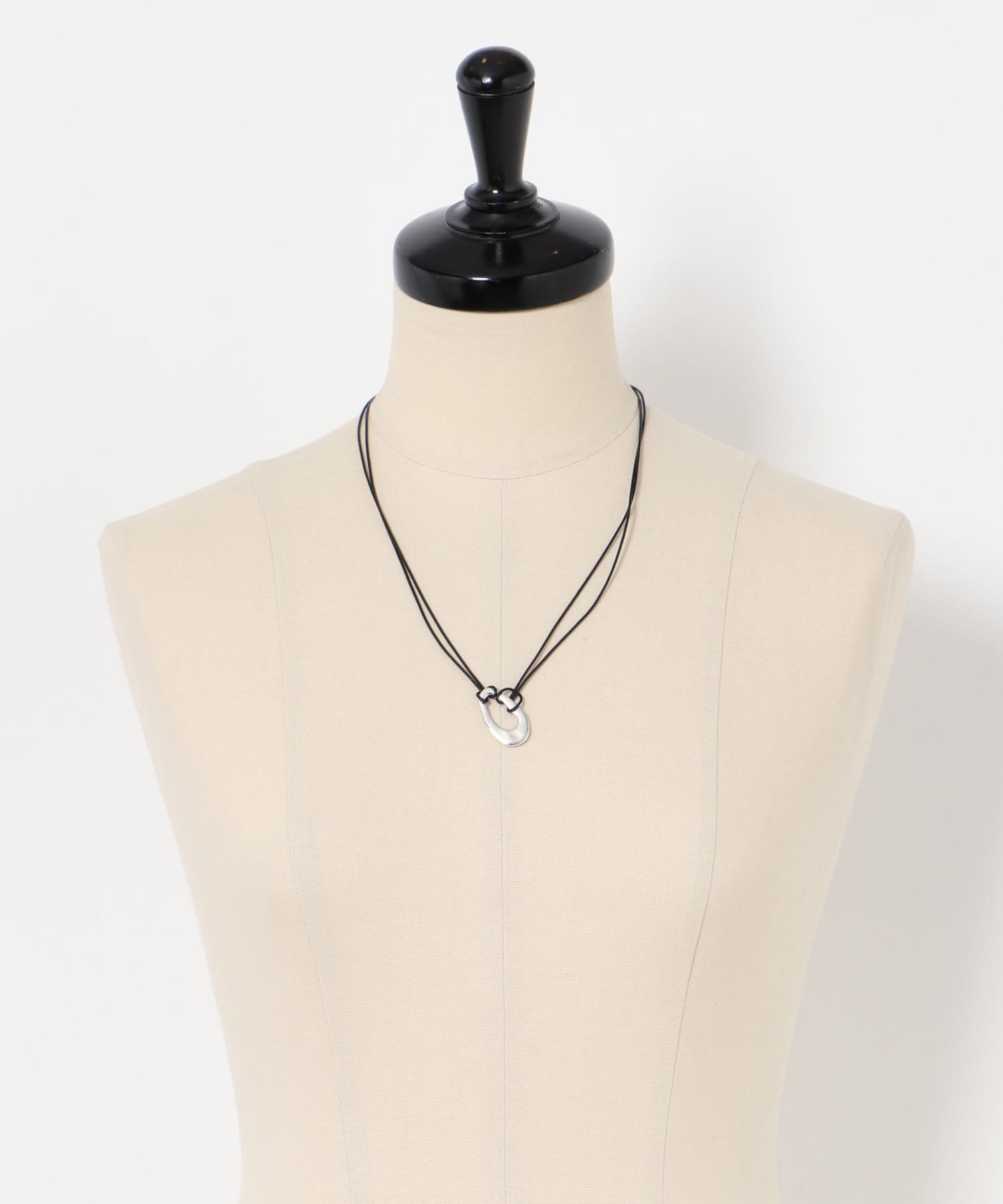 SMELLY so’　oval plate cord necklace SLV -