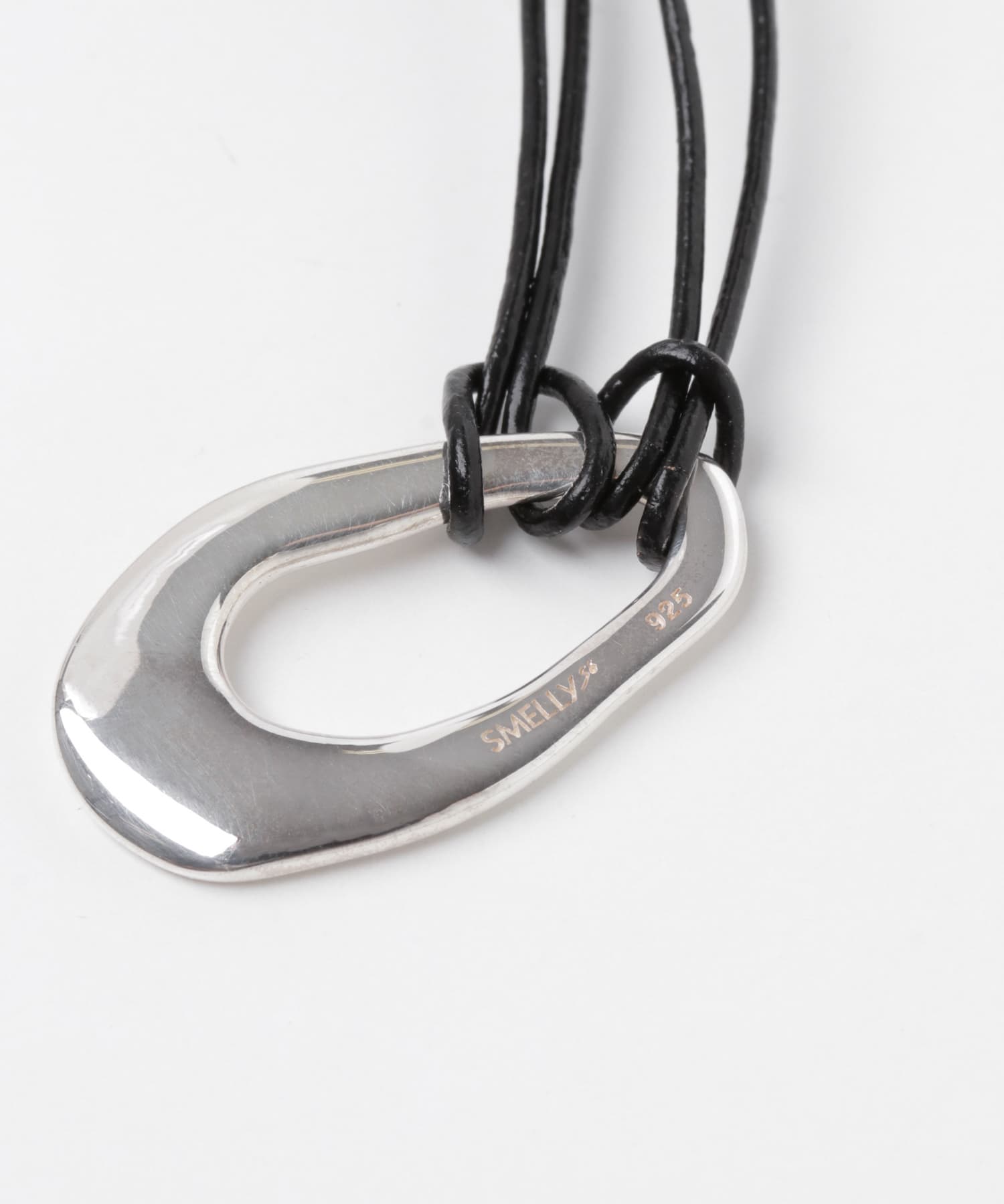 SMELLY so’　oval plate cord necklace SLV -