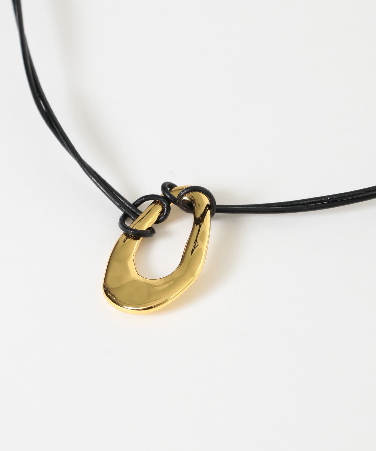 SMELLY so’　oval plate cord necklace GLD -