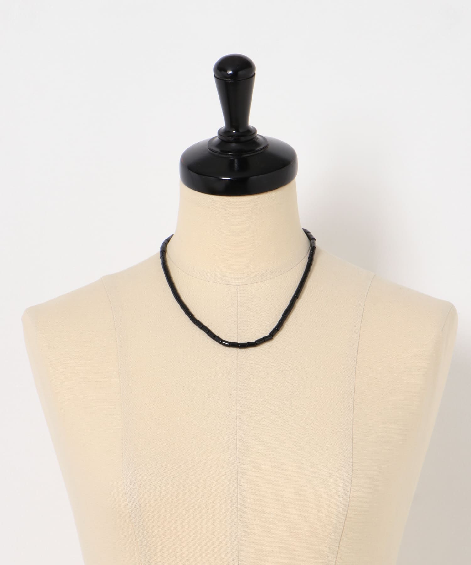 SMELLY so’　onyx mantel necklace BLK -