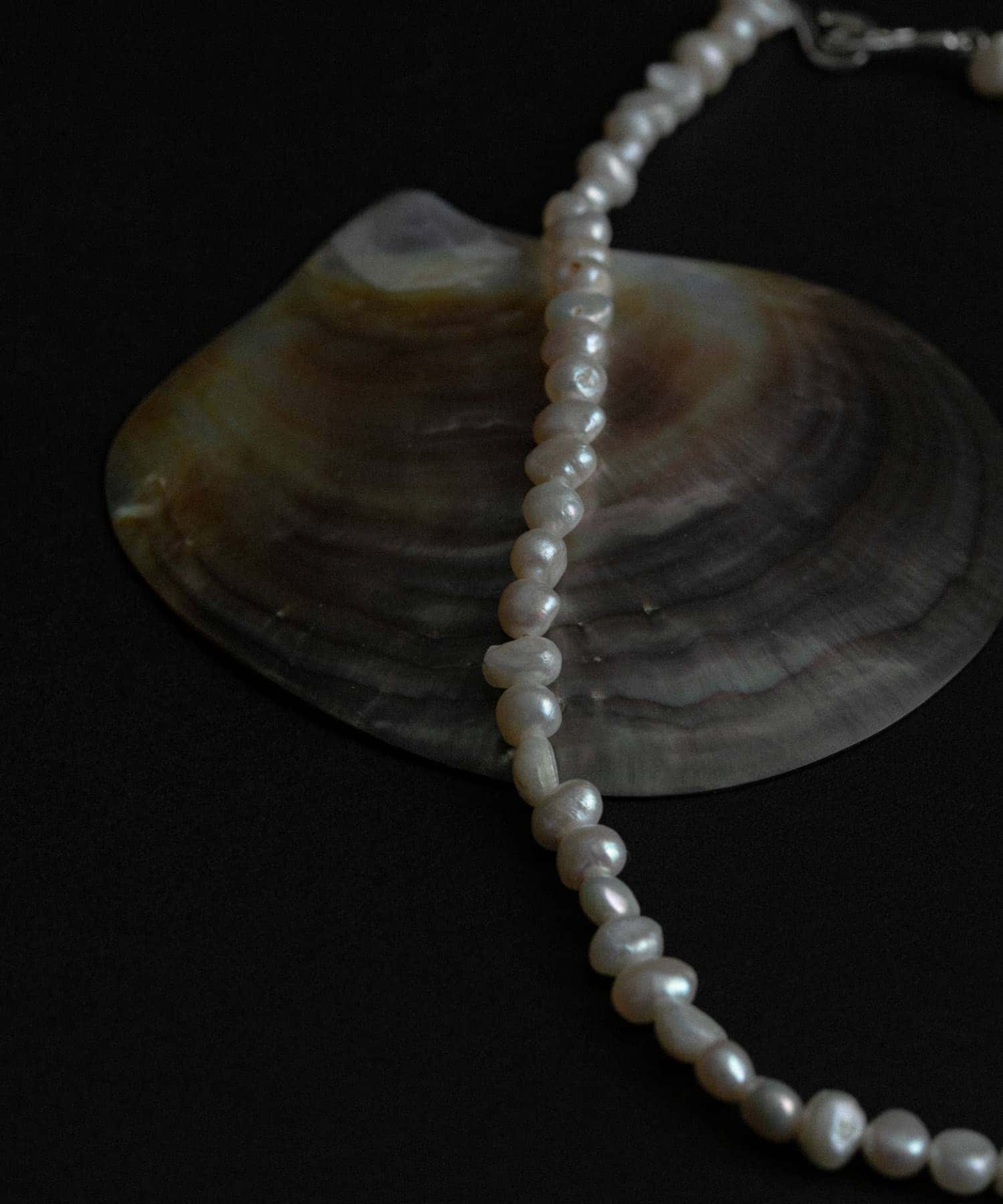 SMELLY so’　pearl hook necklace IVO -