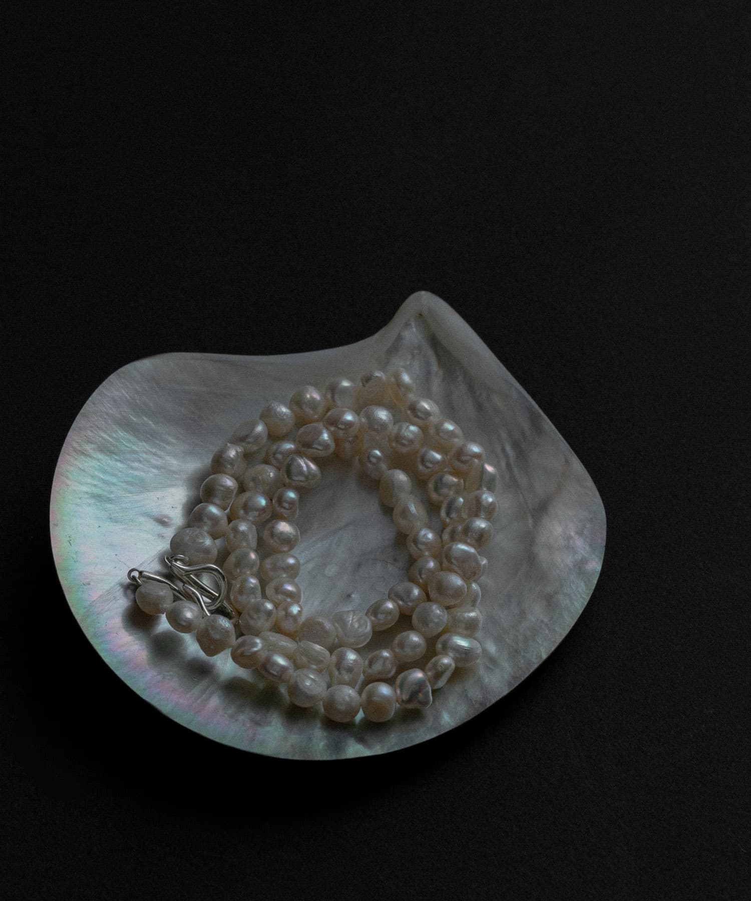SMELLY so’　pearl hook necklace IVO -