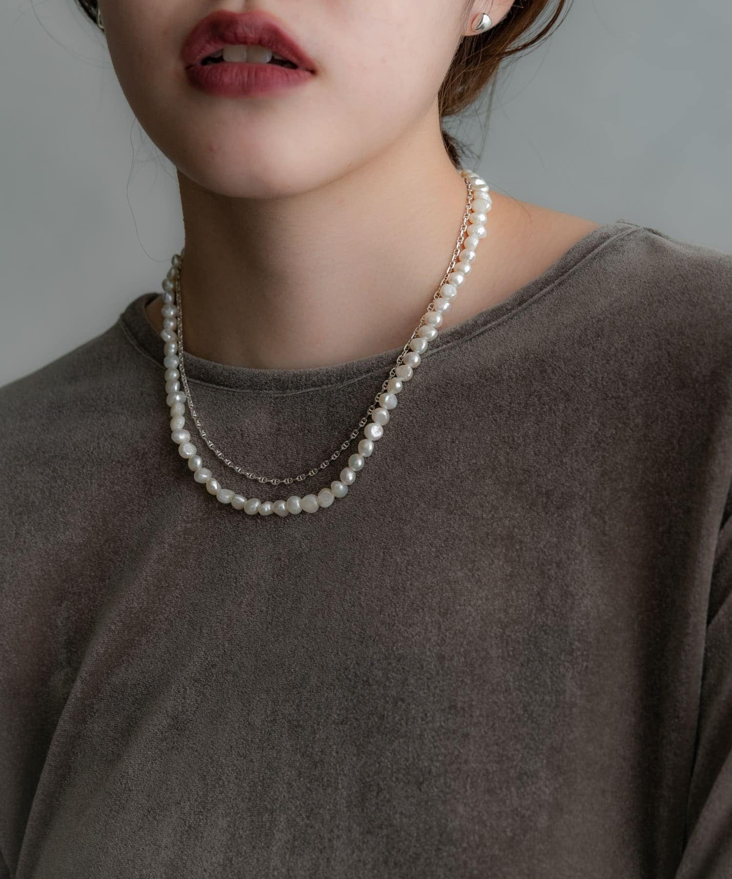 SMELLY so’　pearl hook necklace IVO -
