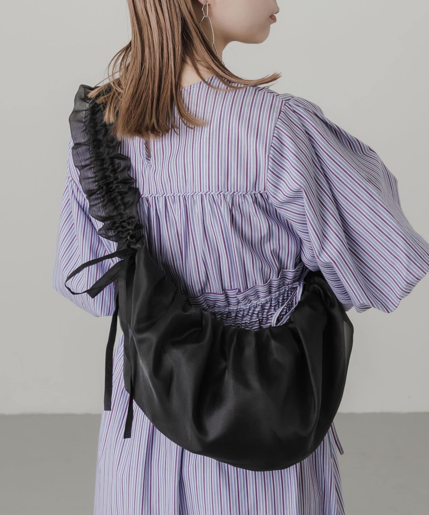 フリルギャザーリボンショルダーバッグ BLK -