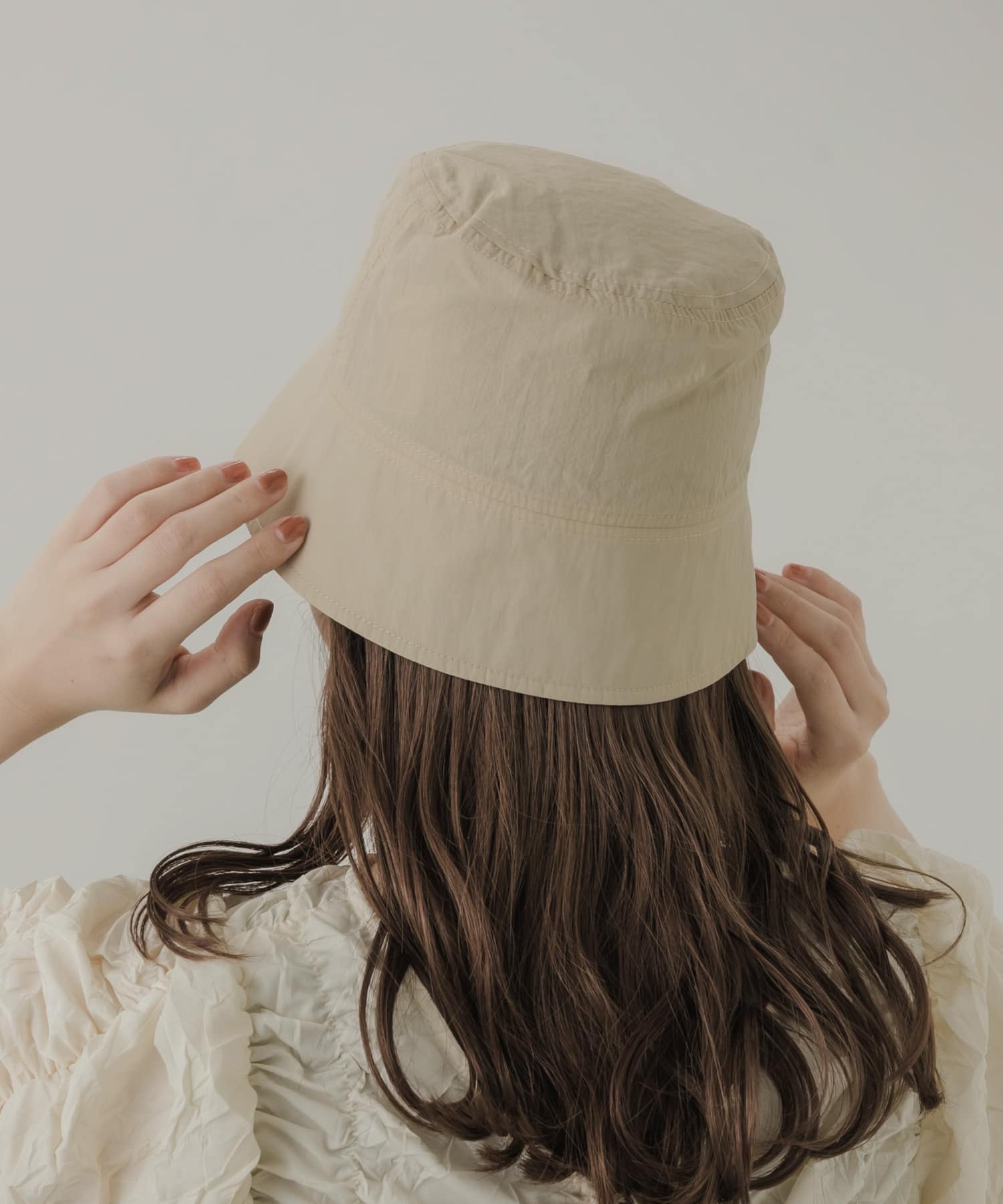 ナイロンバケットハット BEG -