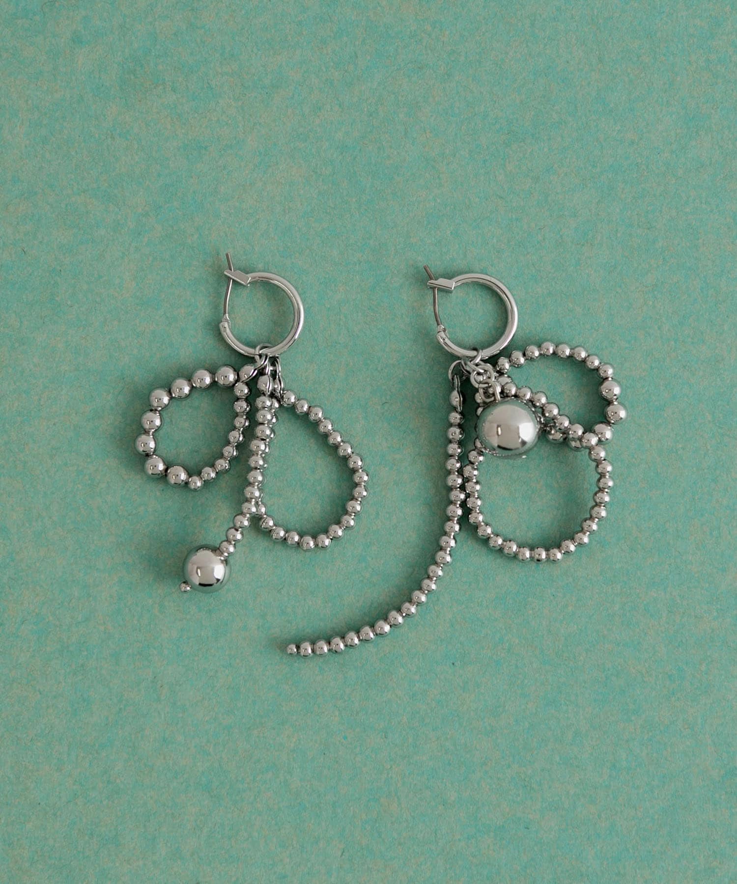 メタルボールアシメピアス