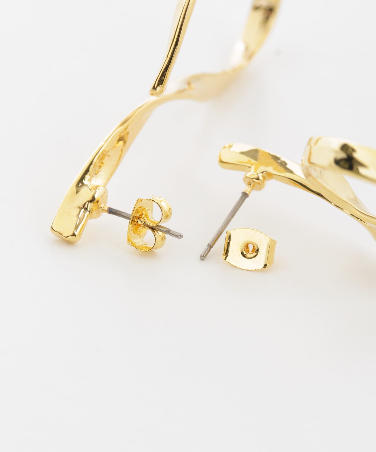 メタルラインアシンメトリーピアス GLD -