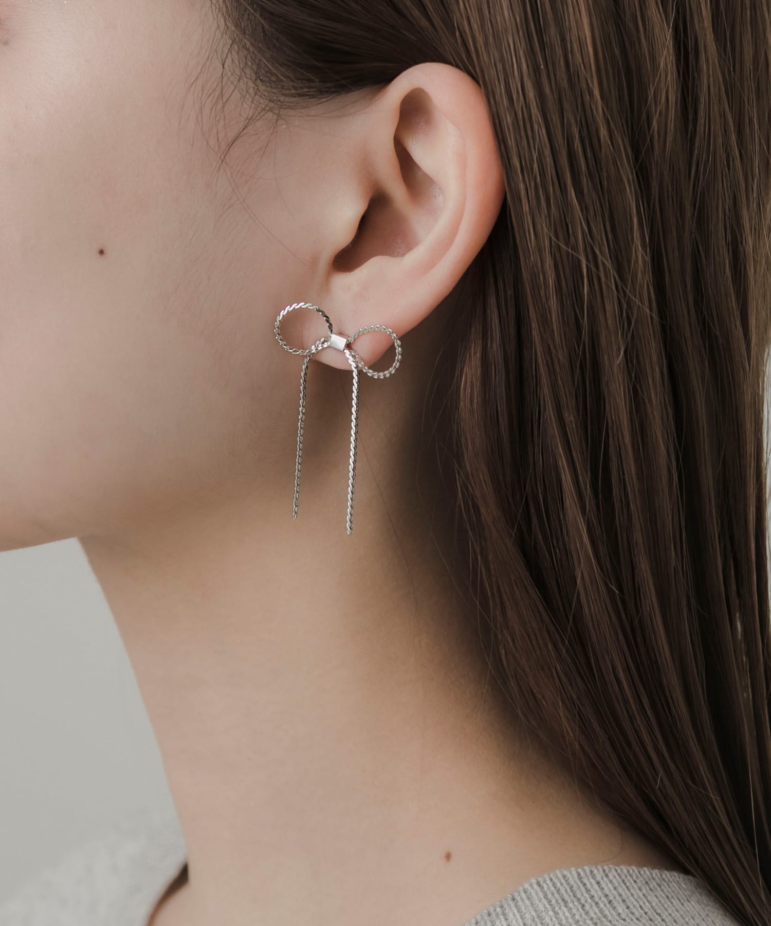 チェーンリボンピアス SLV -