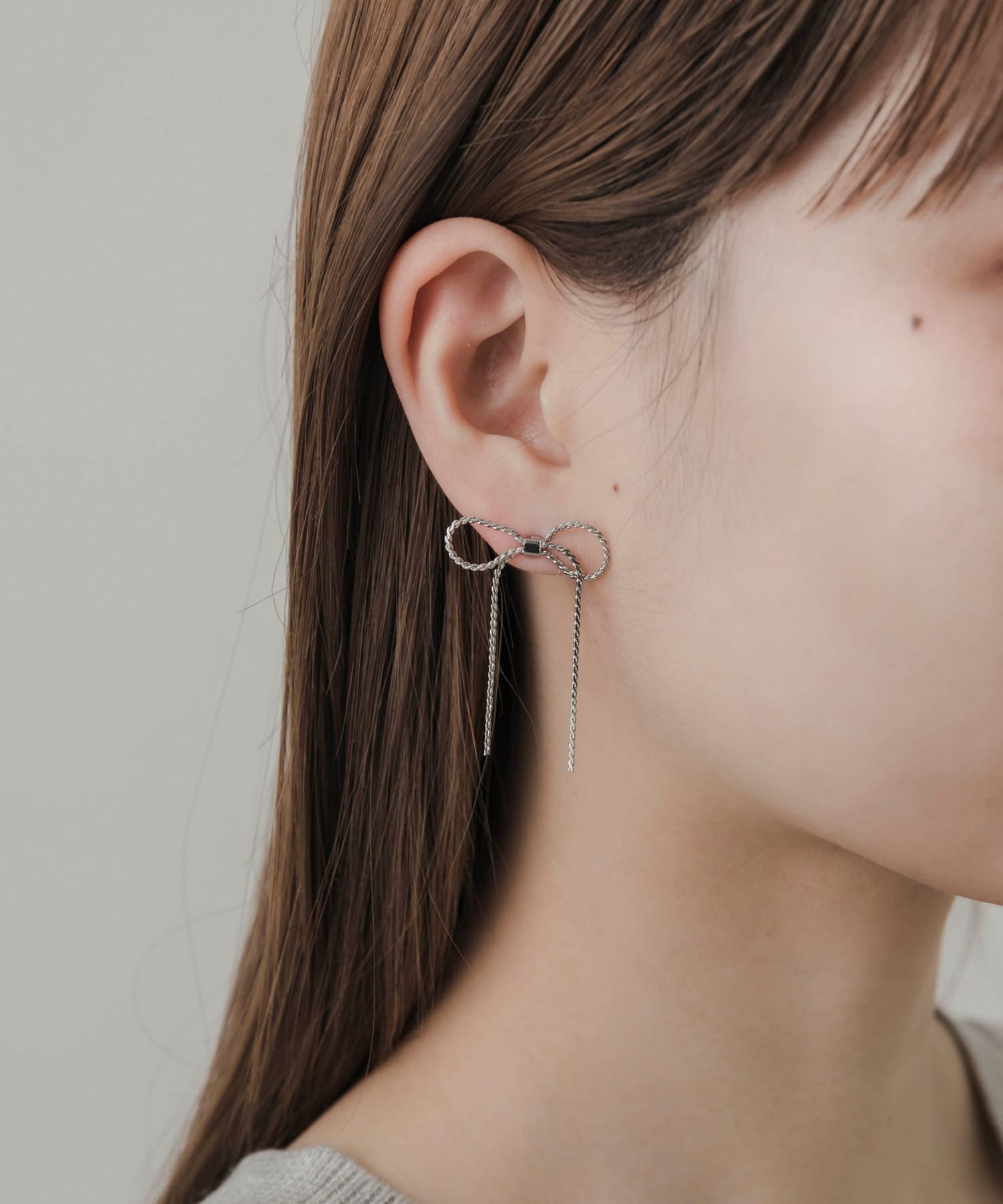 チェーンリボンピアス SLV -