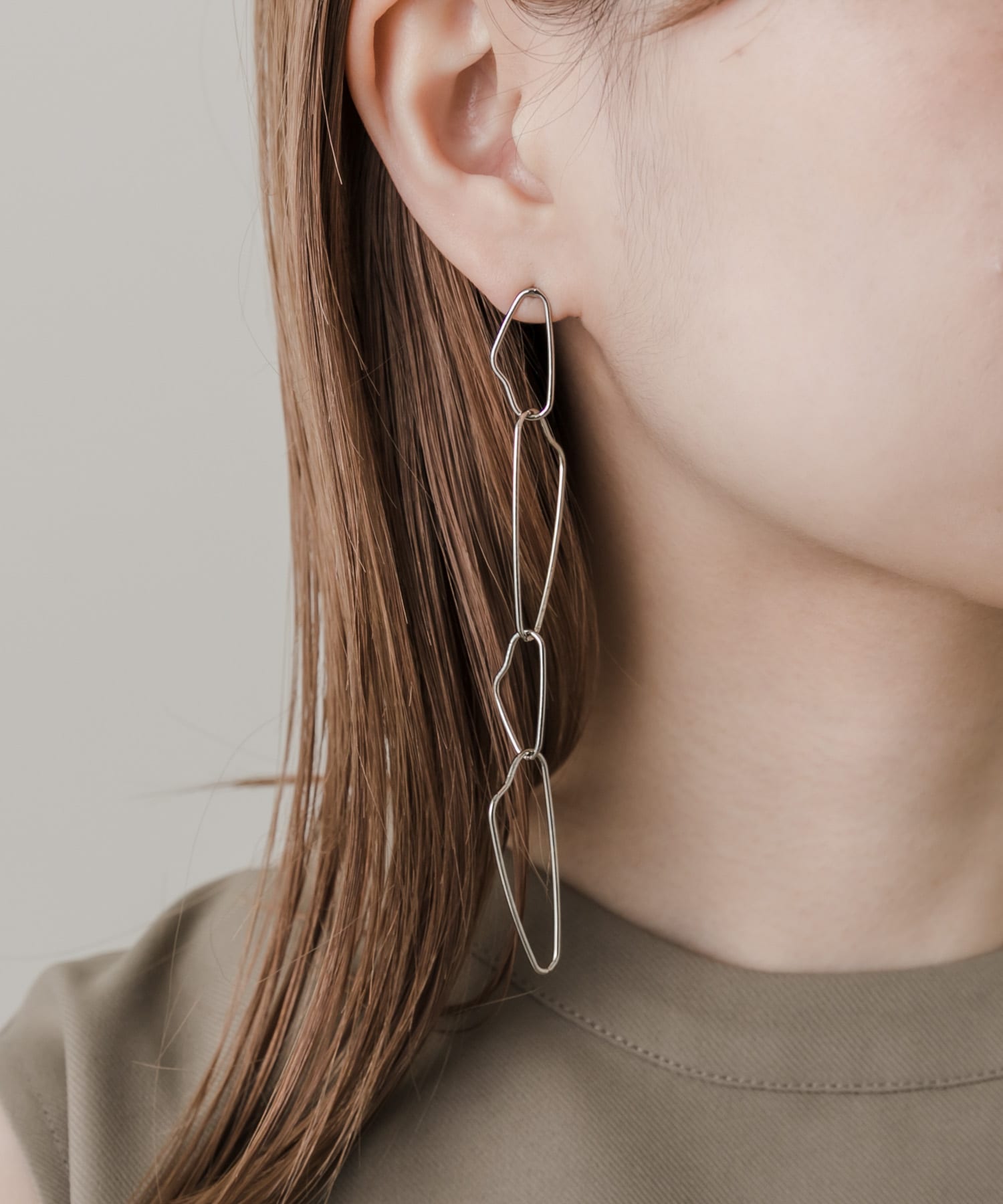 メタルフレームスウィングピアス SLV -