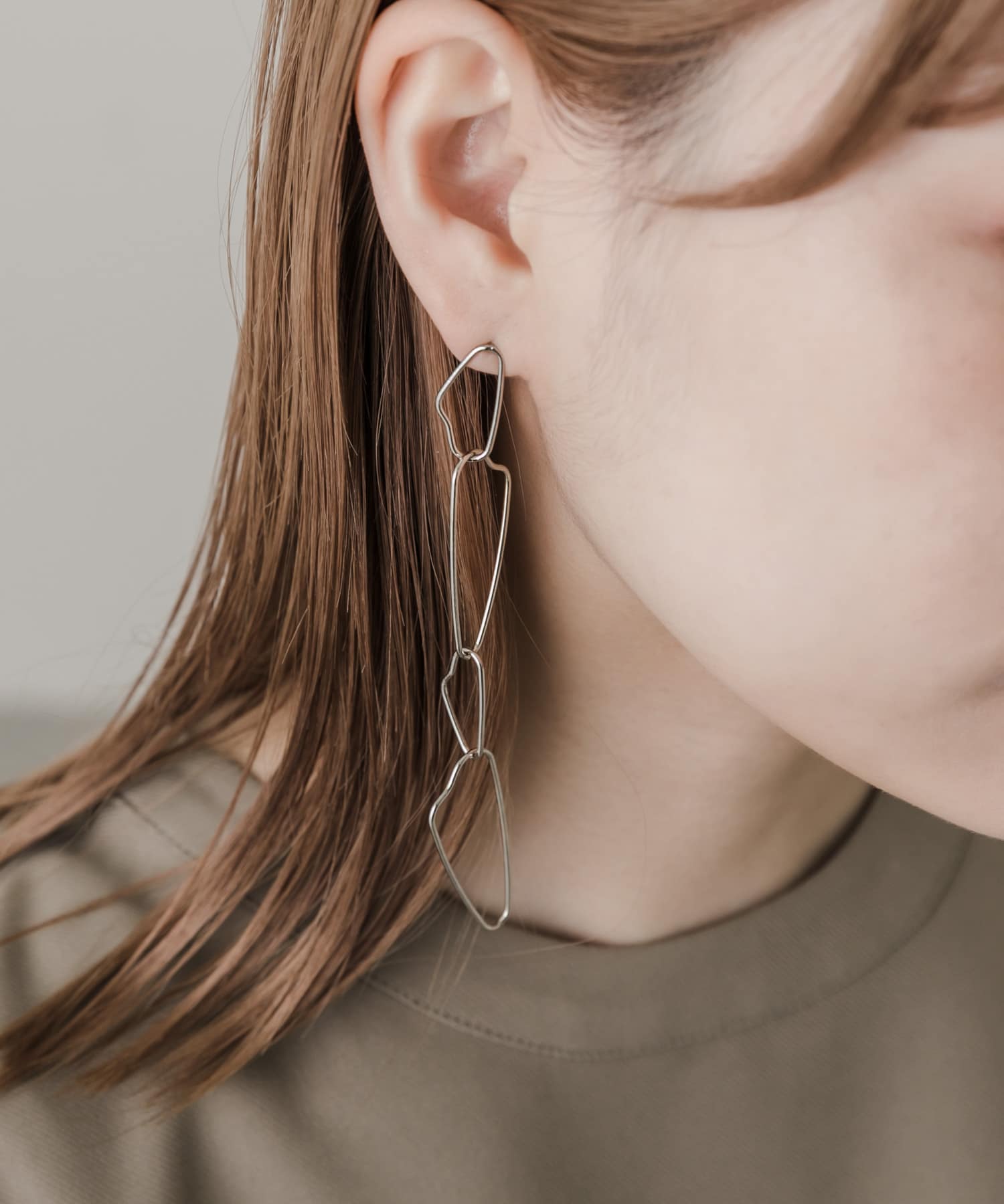 メタルフレームスウィングピアス SLV -