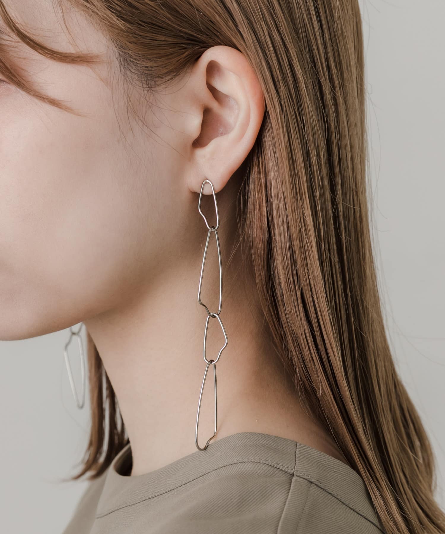 メタルフレームスウィングピアス SLV -