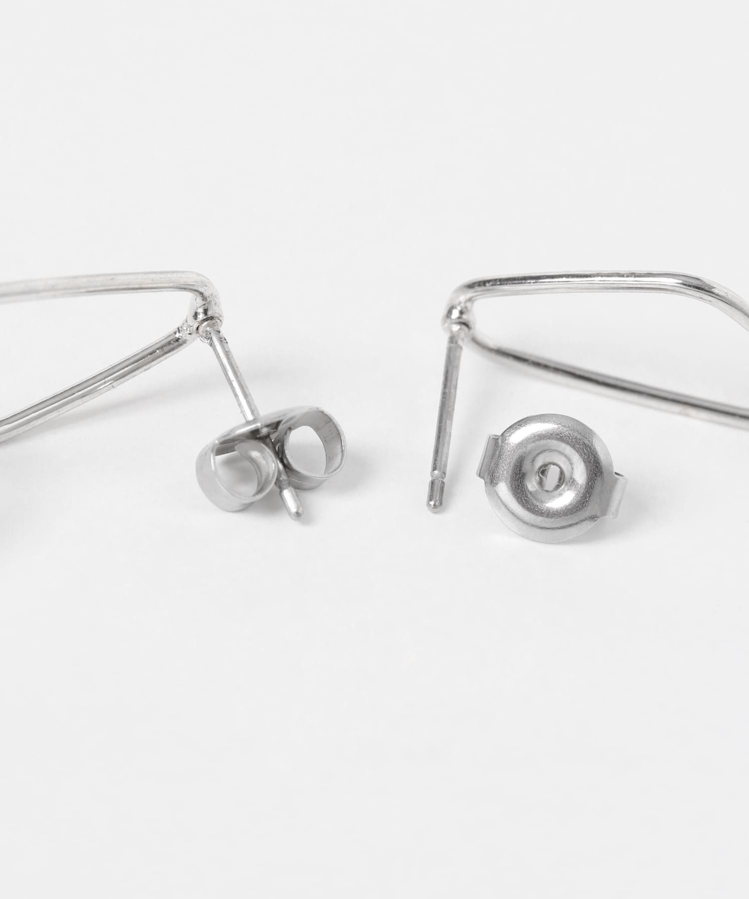 メタルフレームスウィングピアス SLV -