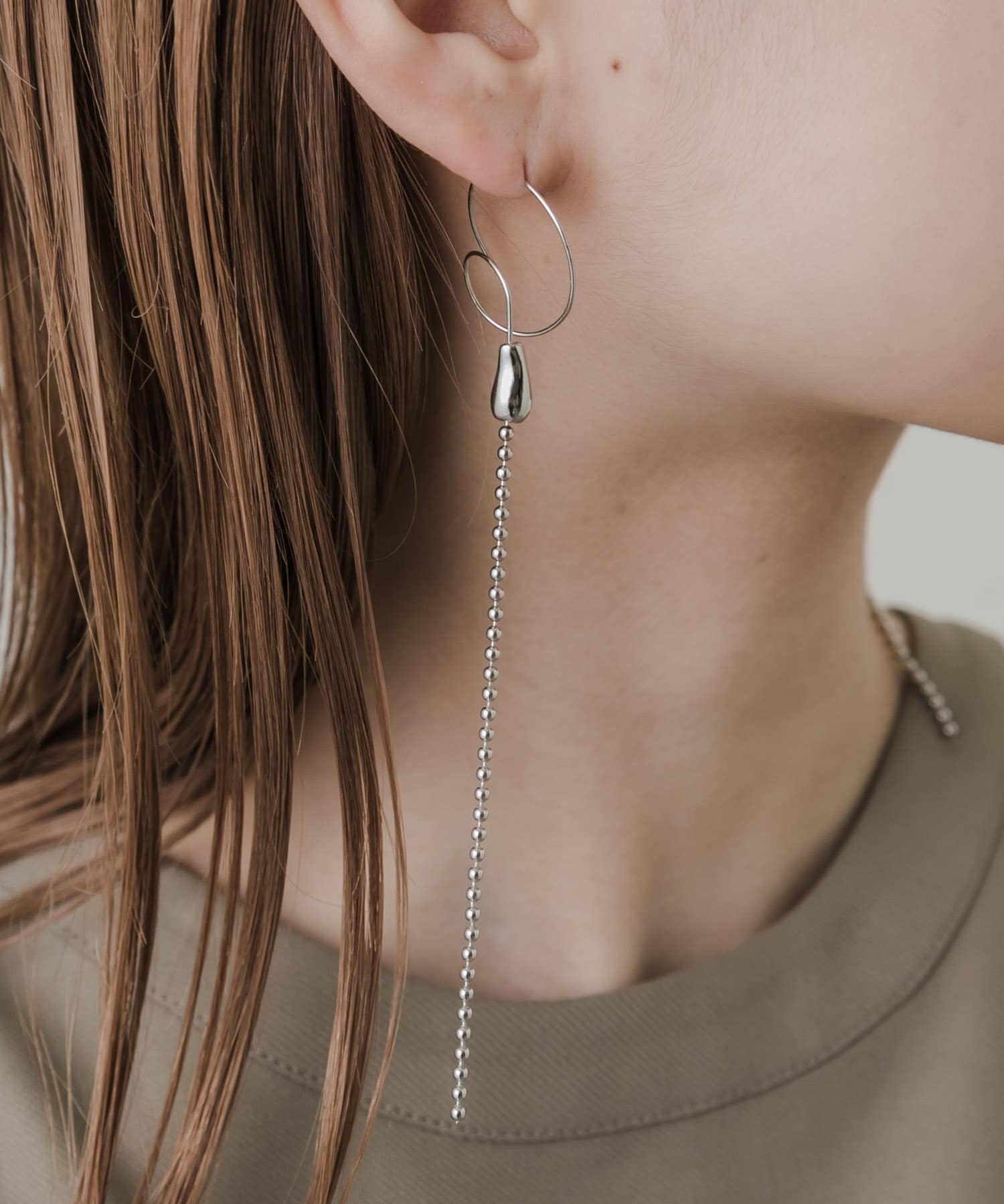 アシメサークルフックボールチェーンピアス SLV -
