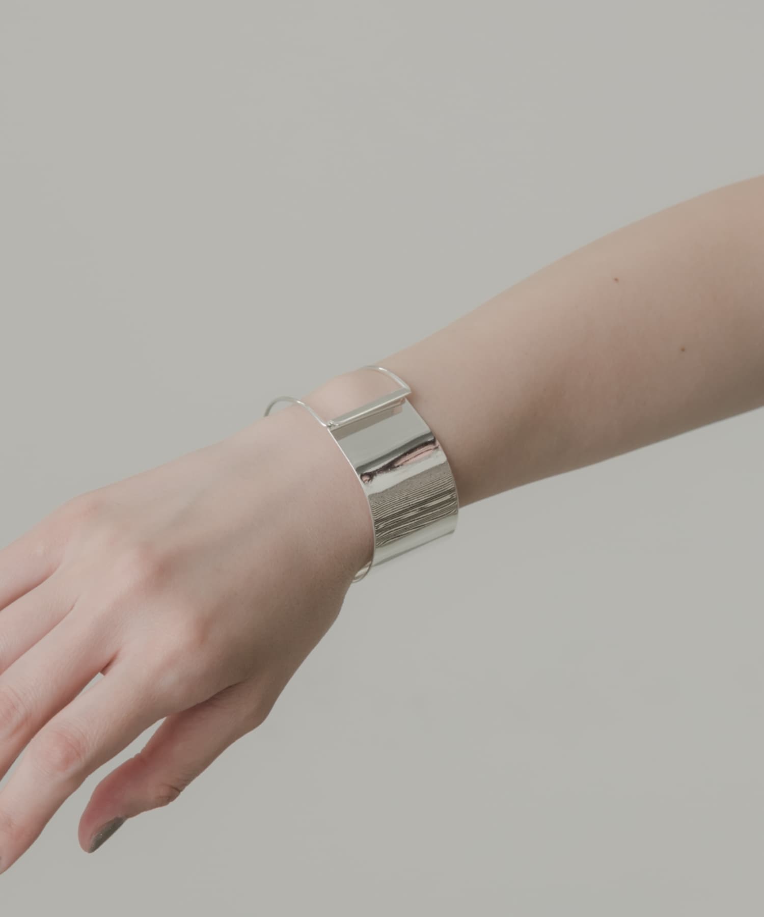 メタルプレートバングル(- SLV): アクセサリー｜URBAN RESEARCH公式