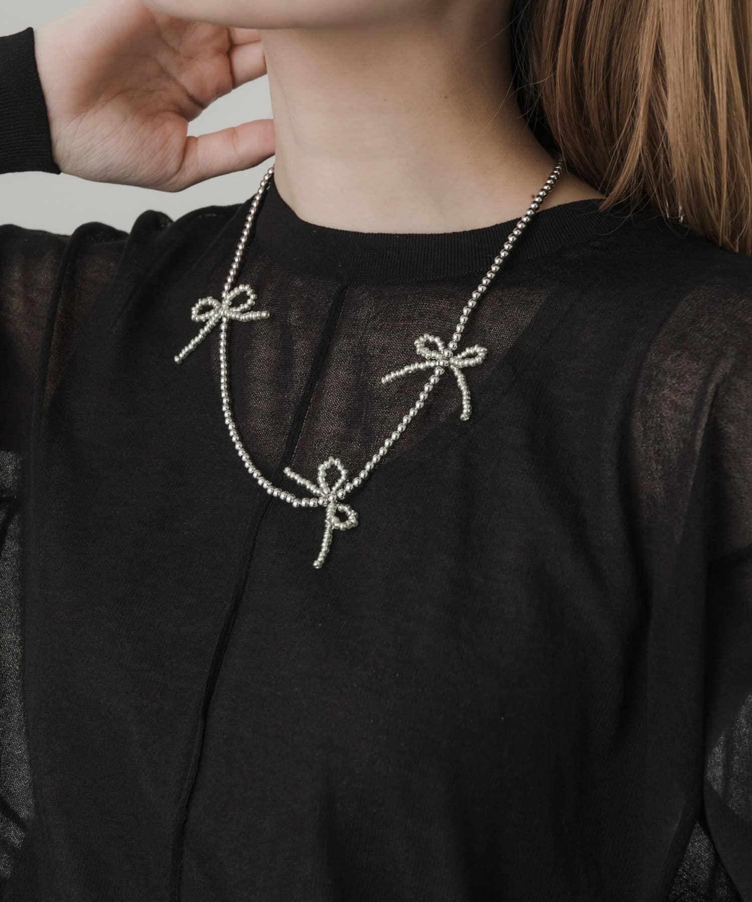 メタルビーズリボンネックレス