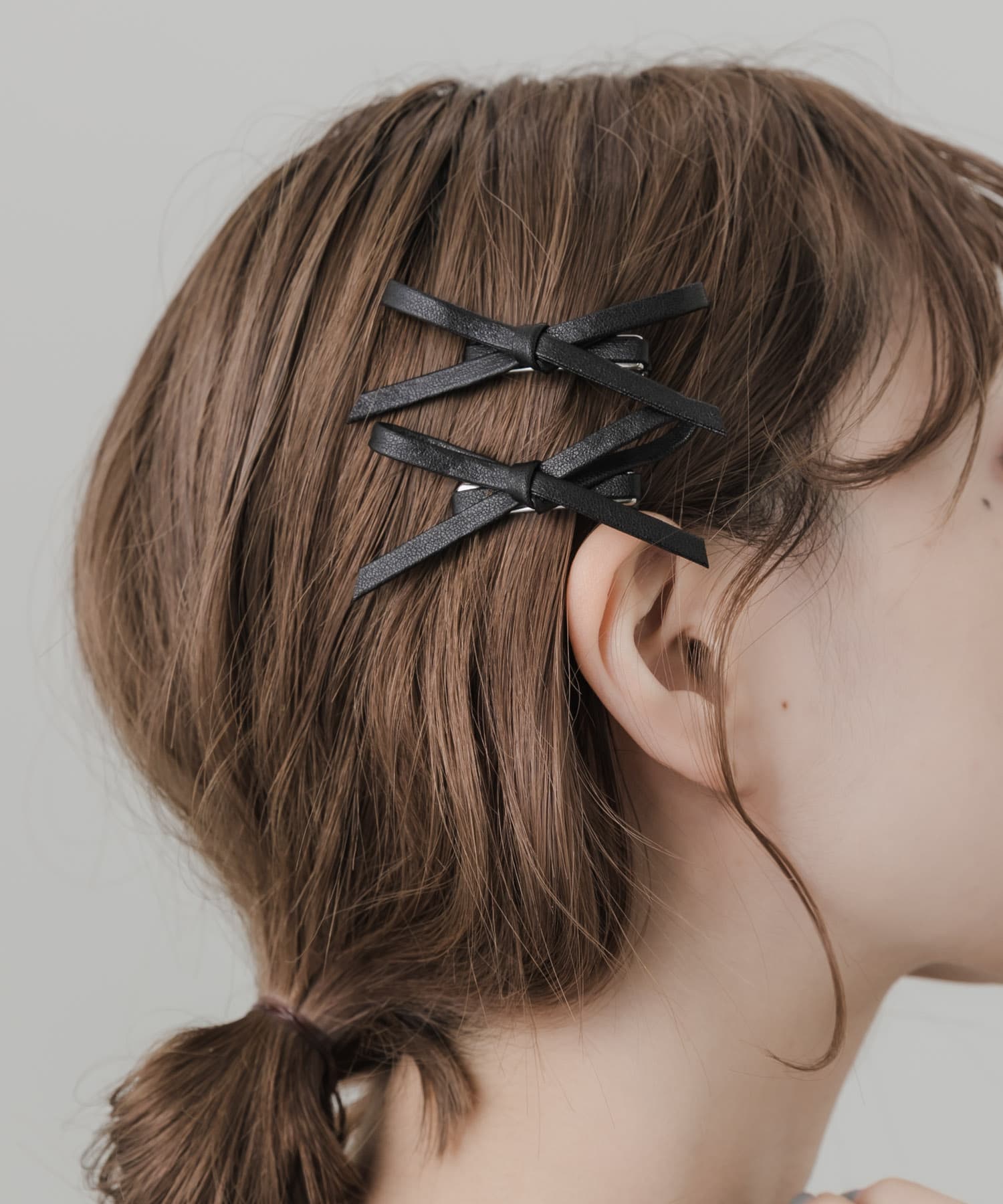 フェイクレザーリボン2セットピン BLK -
