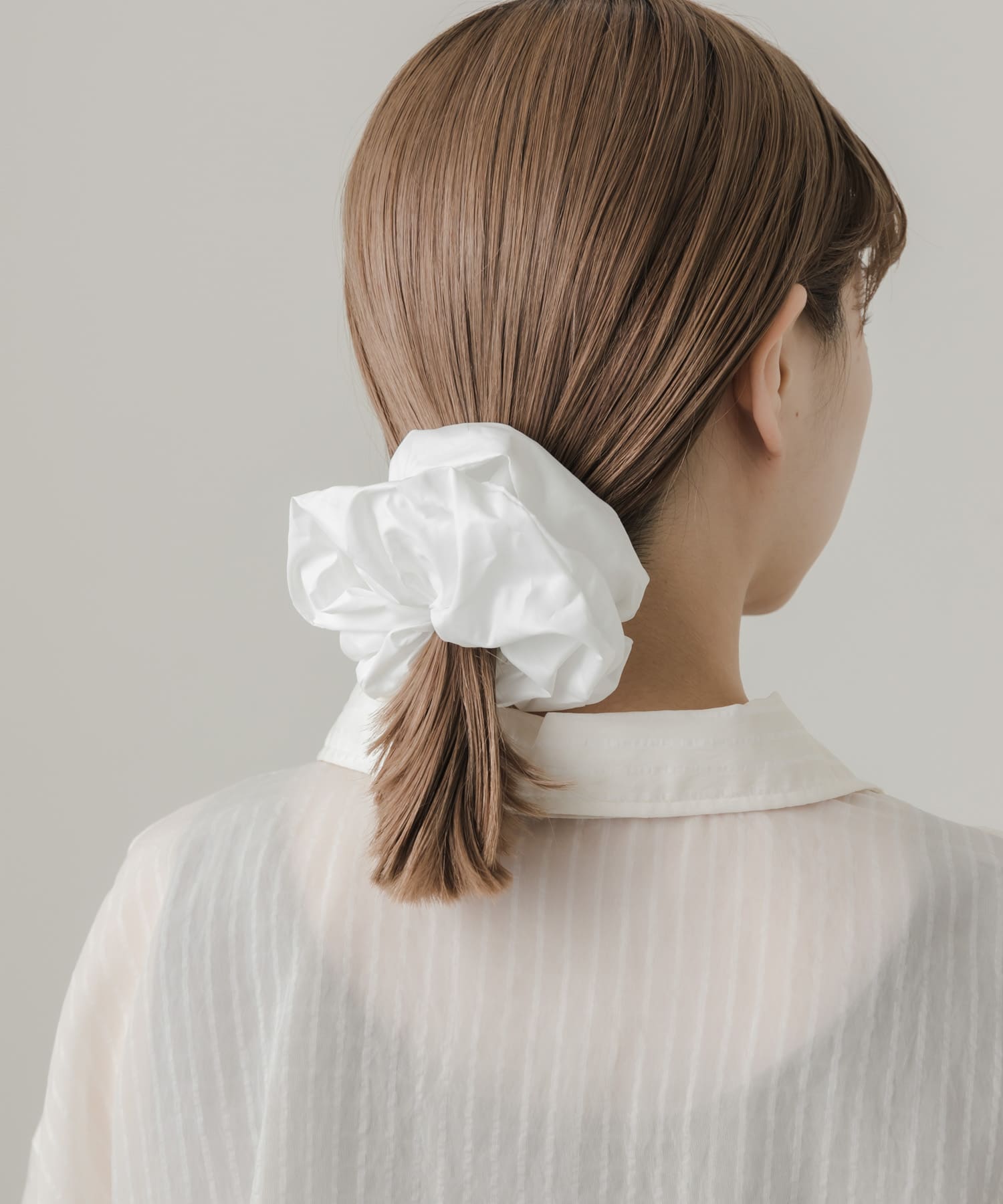 ボリュームシュシュ WHT -