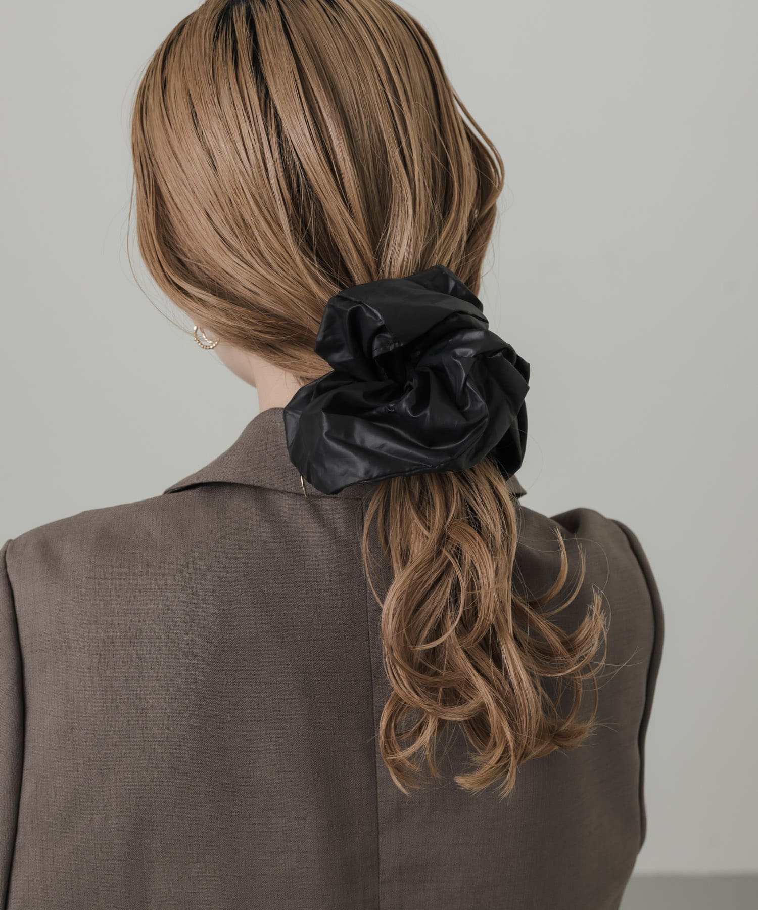 ボリュームシュシュ BLK -