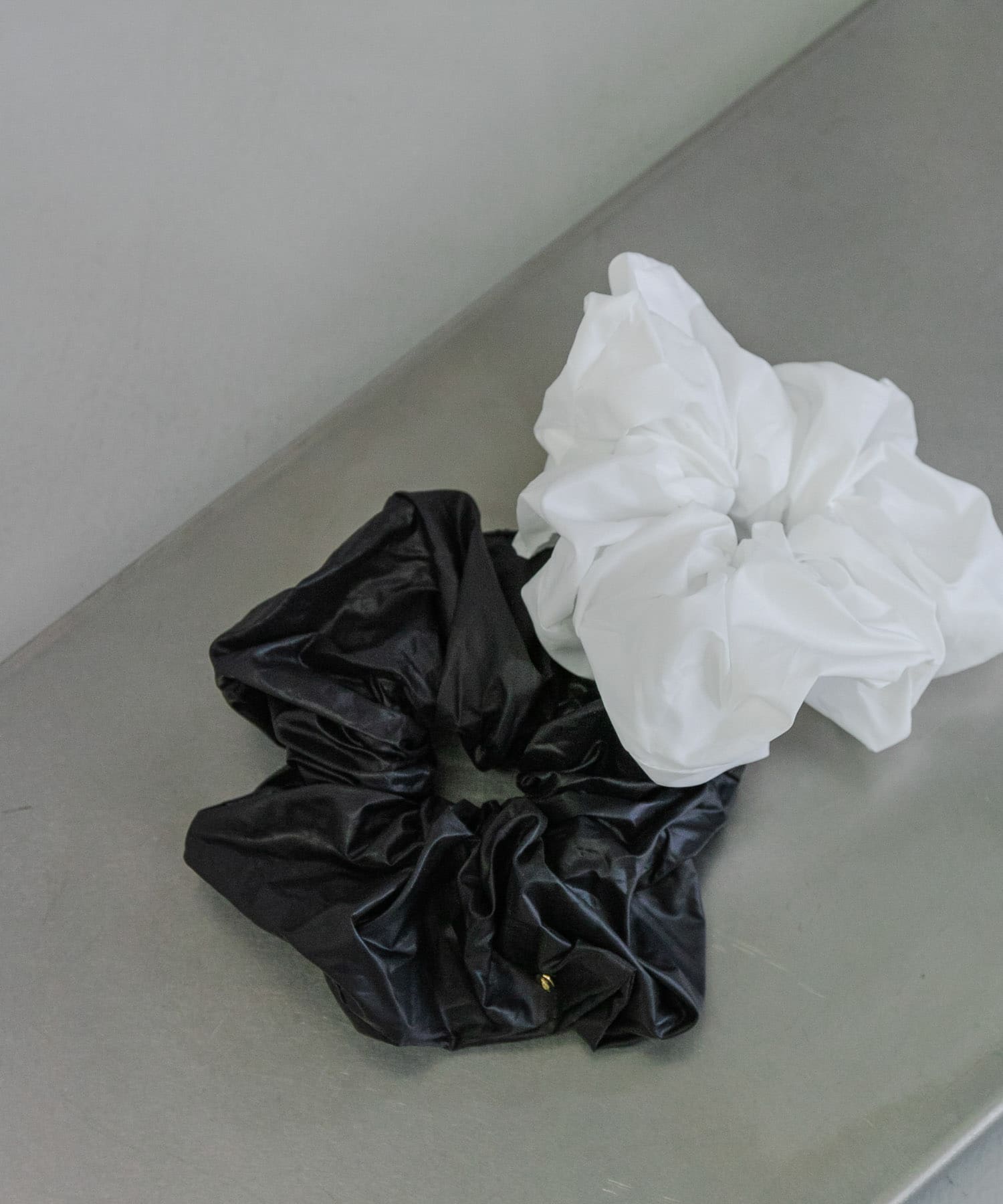 ボリュームシュシュ BLK -