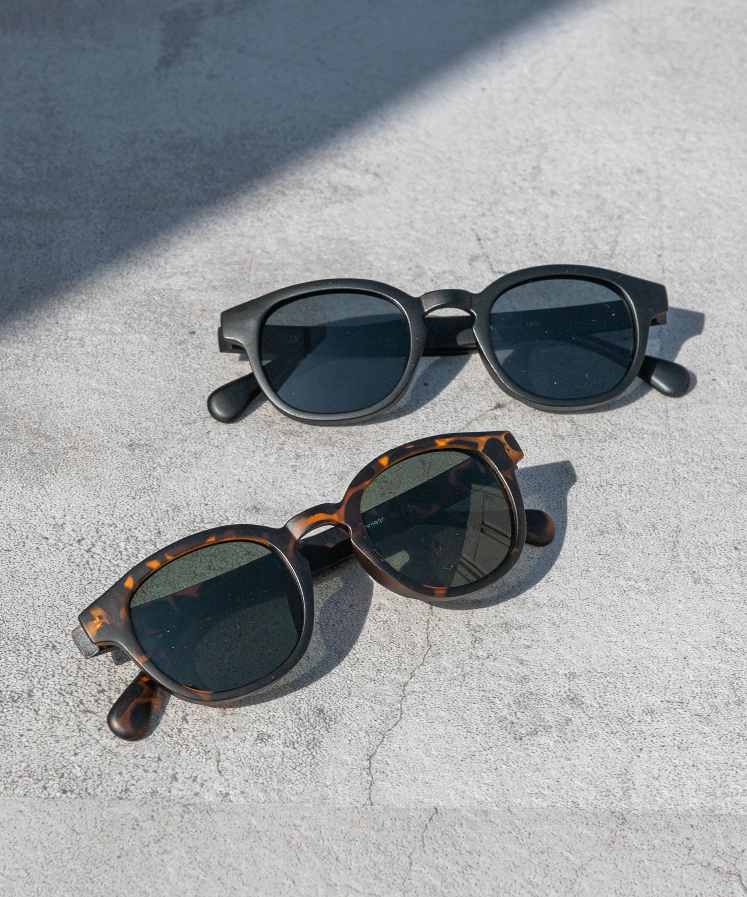 ウェリントンマットサングラス DEMI -