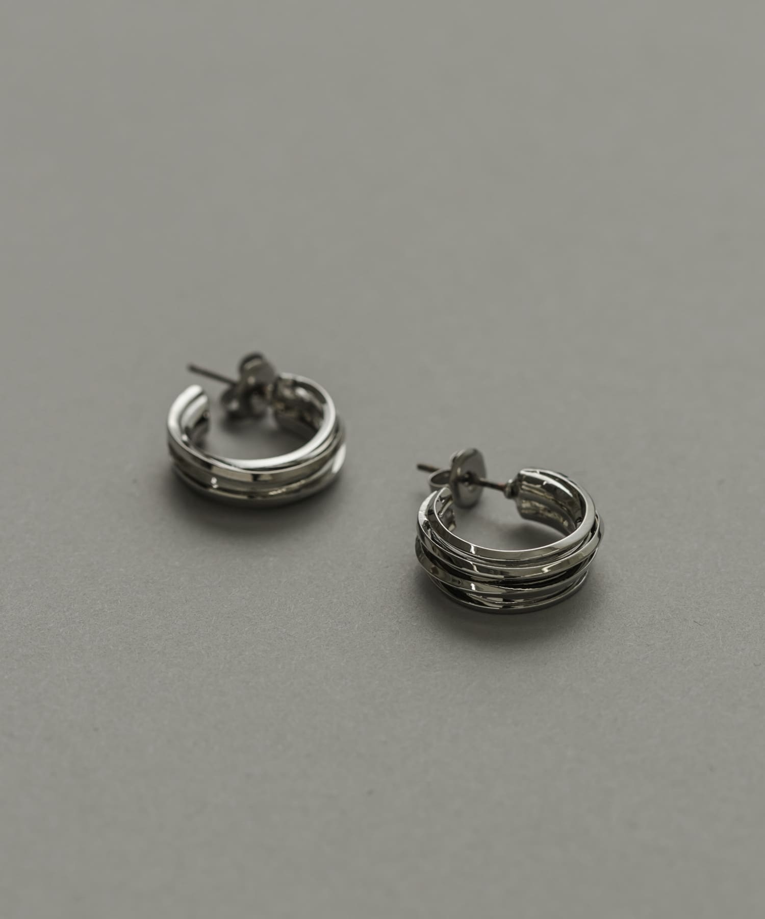 メタルラインフープピアス