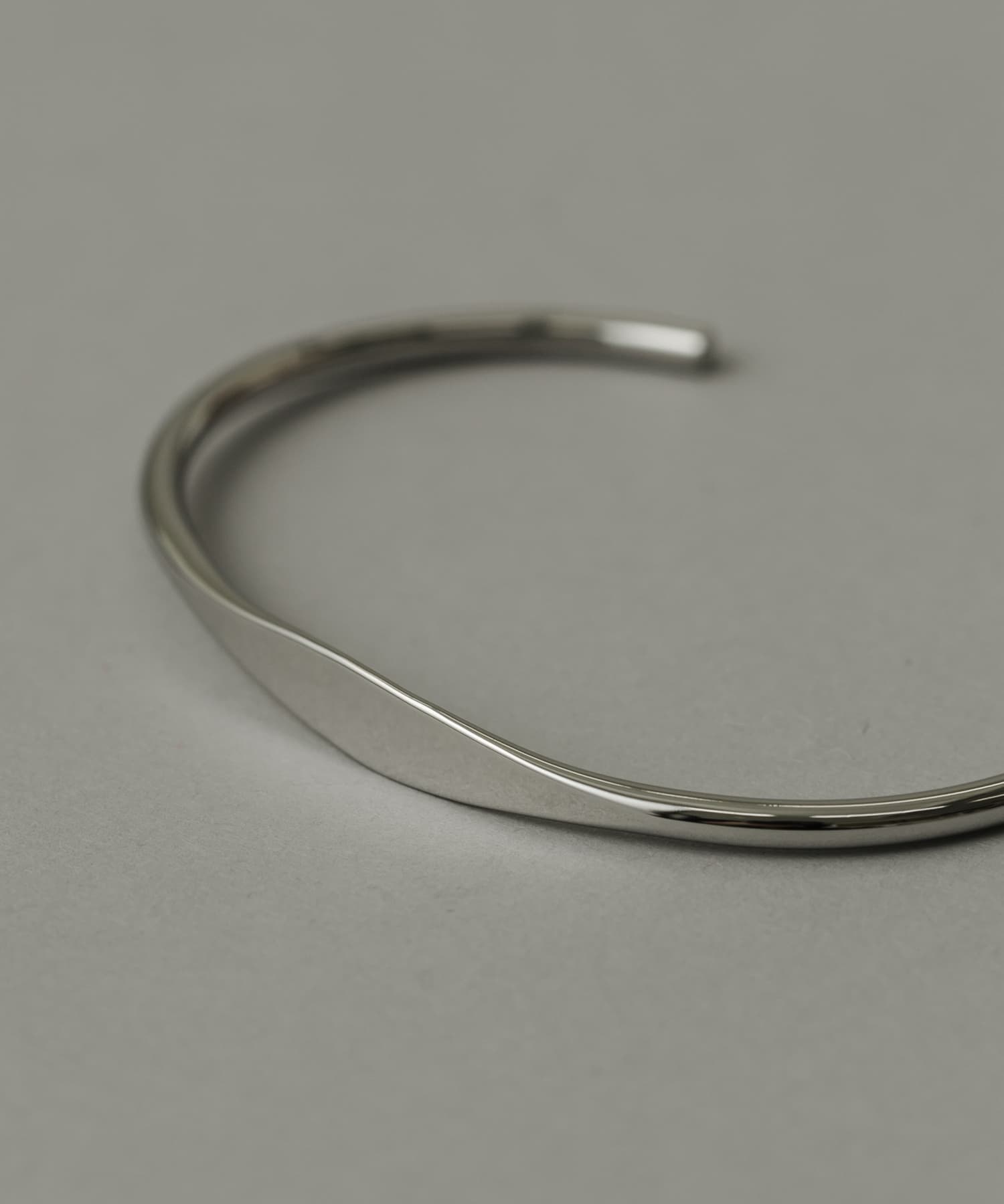 ステンレスプレーンバングル SLV -