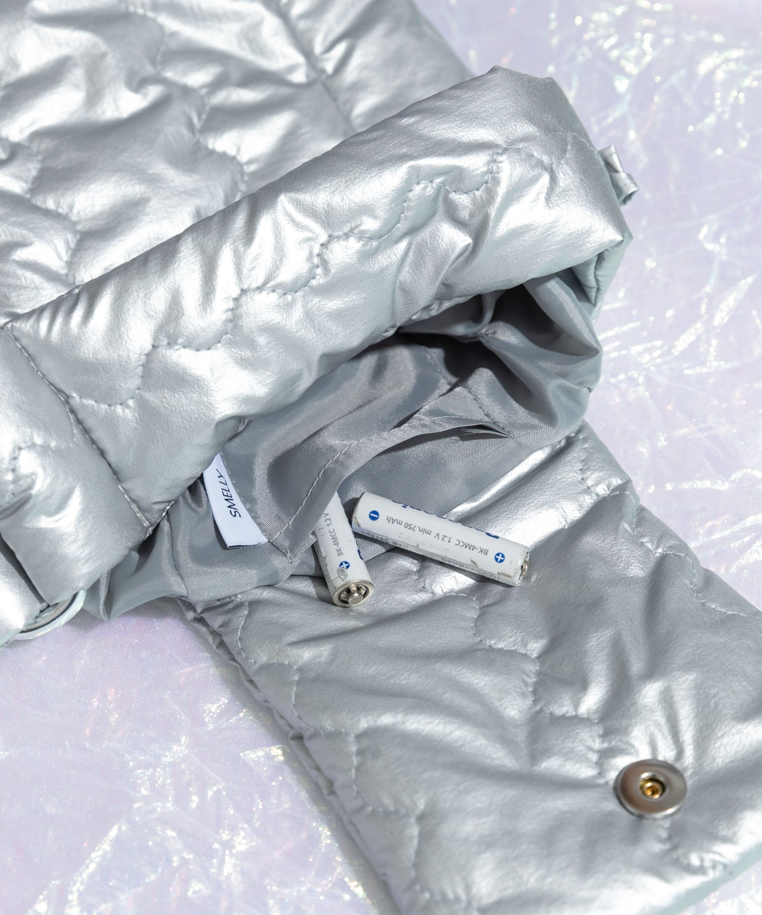 内ポケットは、ペンライトの予備電池収納にぴったり