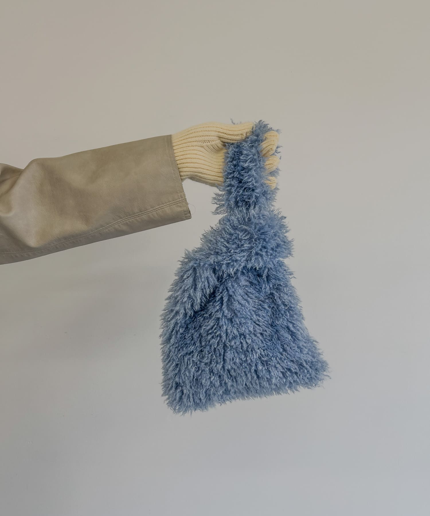 シャギーボリュームバッグ BLU -