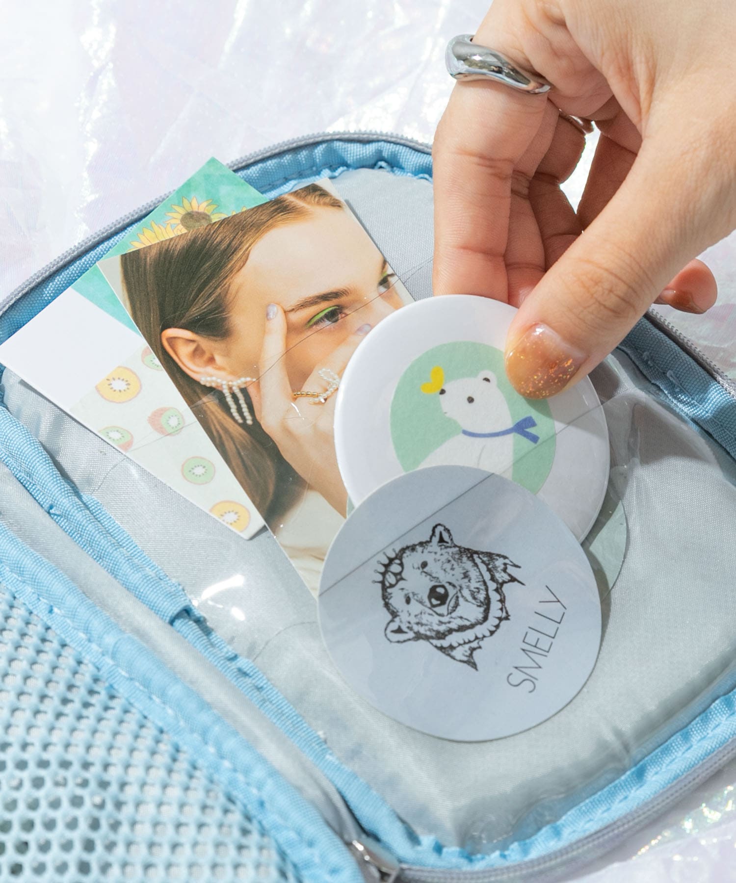 写真サイズのカードでも収まるサイズ感が嬉しいポイント。