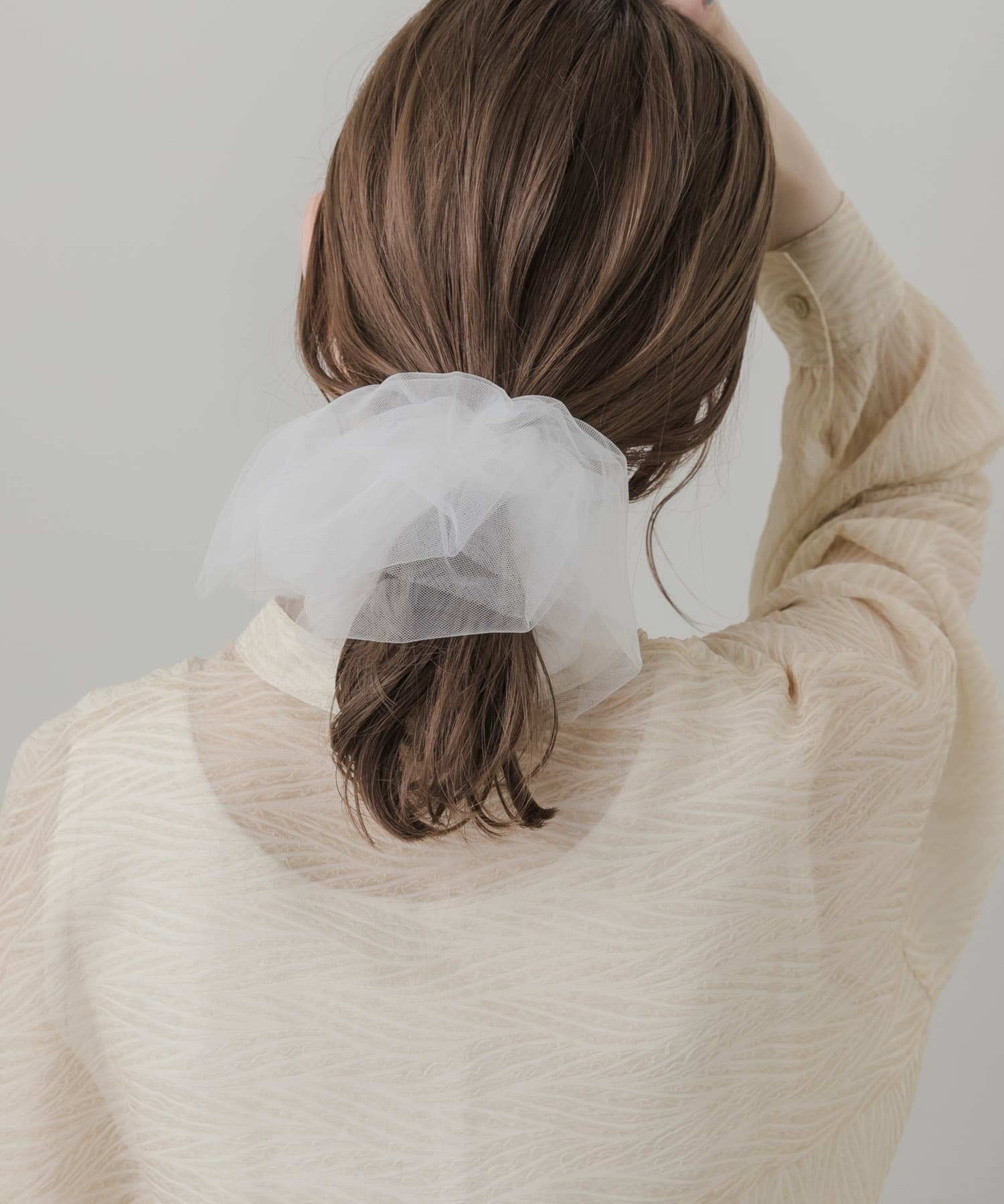 ヘアアクセとしても着用可能です。