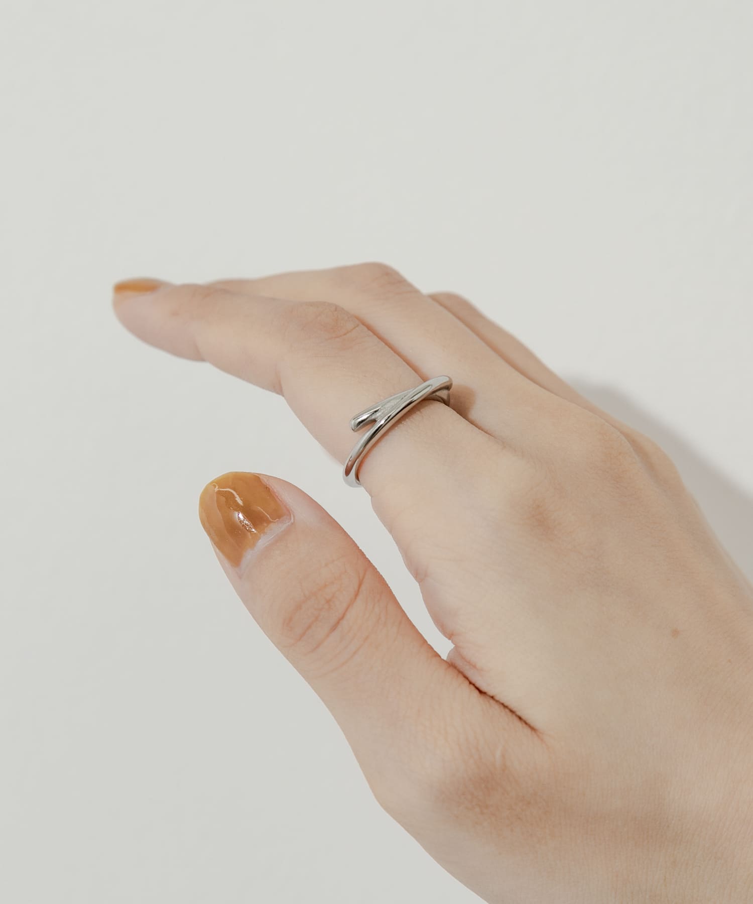 腐食に強く錆びにくい、サージカルステンレスを使用しています。