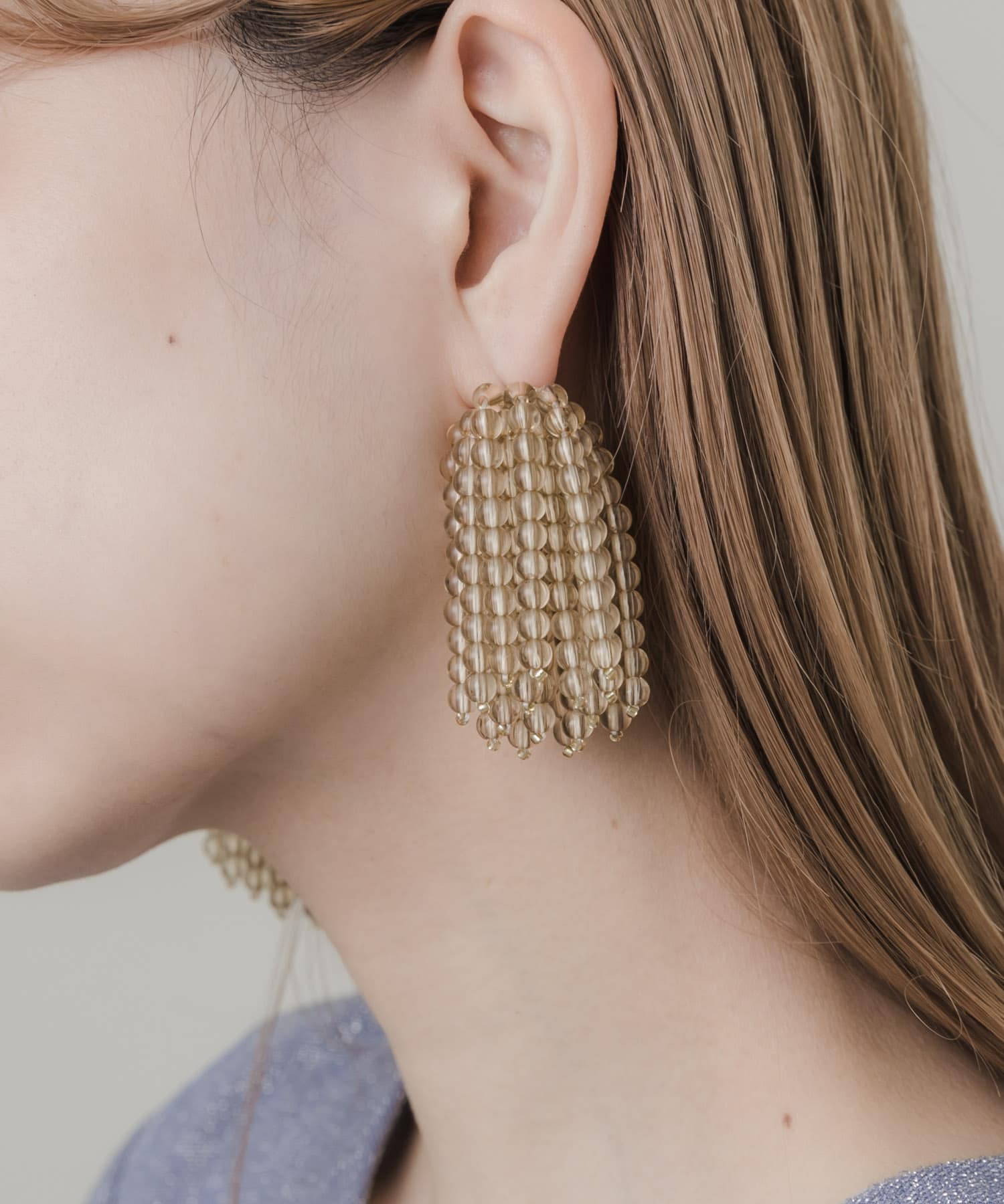 カラービーズシャワーピアス BEG -