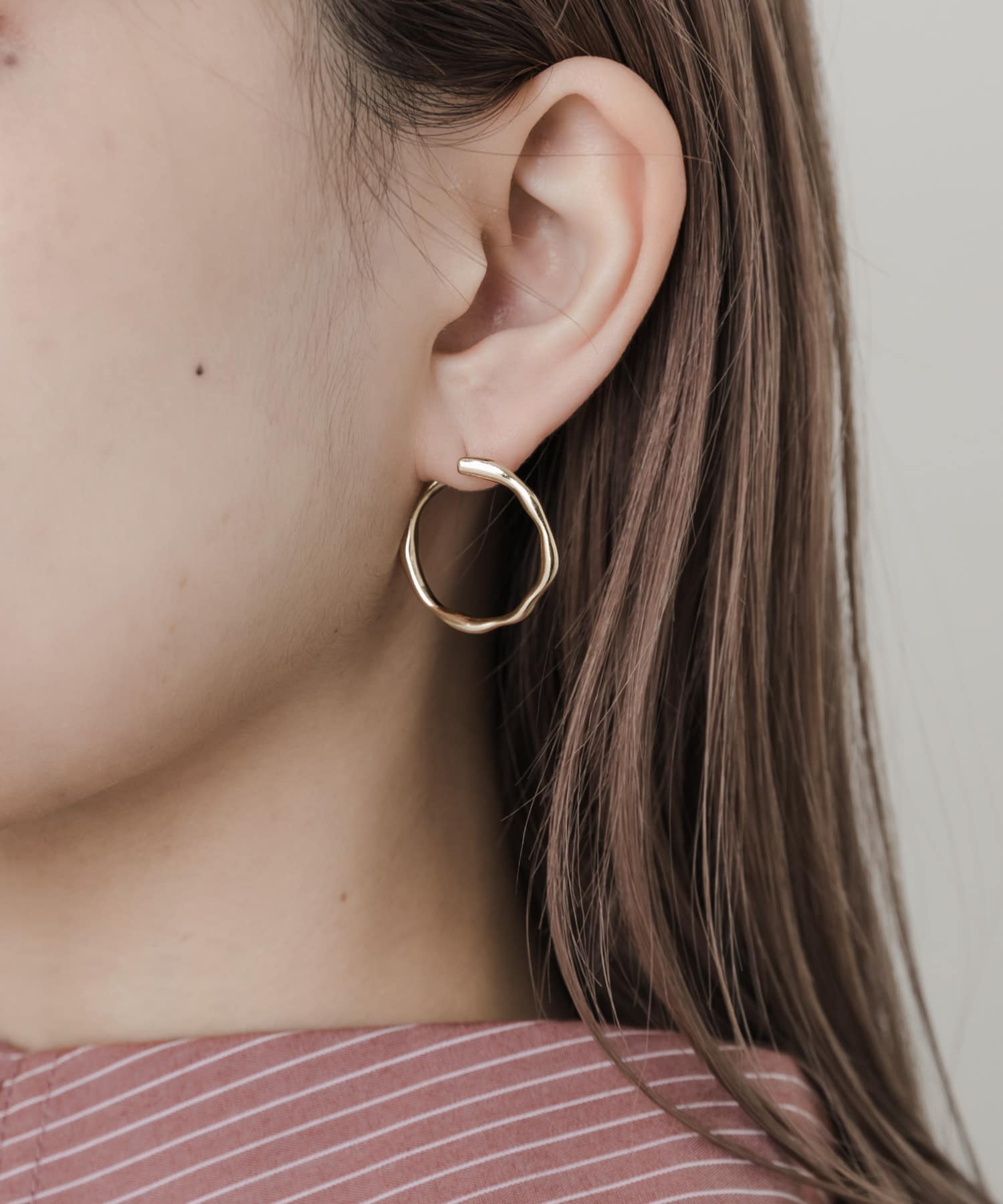 ツイストフープピアス GLD -