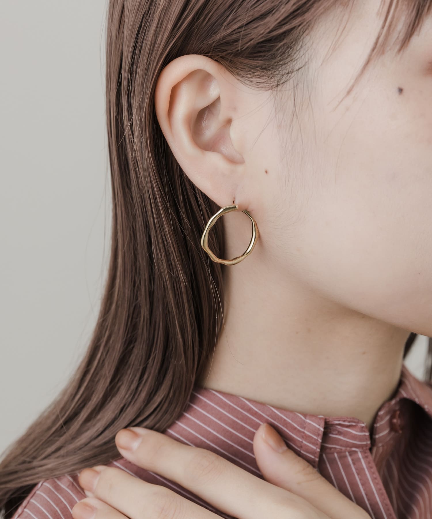ツイストフープピアス GLD -