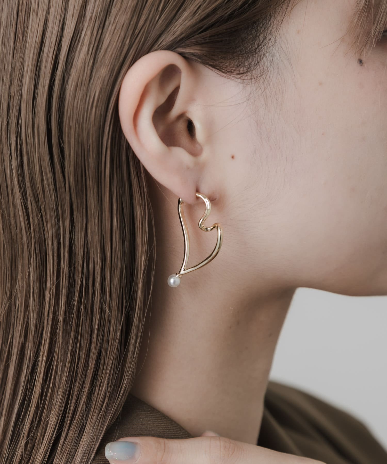 メタルハートモチーフトップパールピアス GLD -