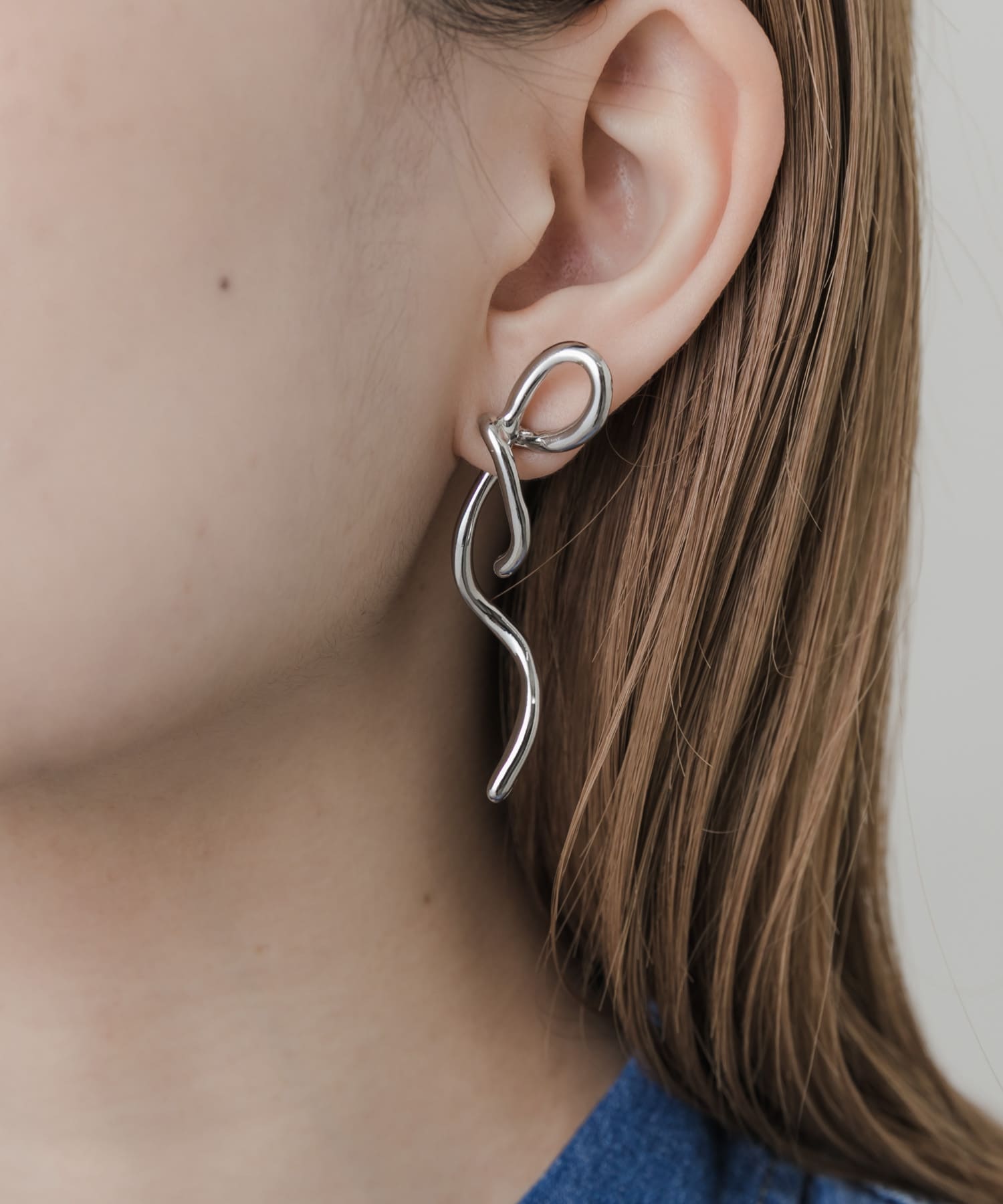 ニュアンスリボンピアス SLV -