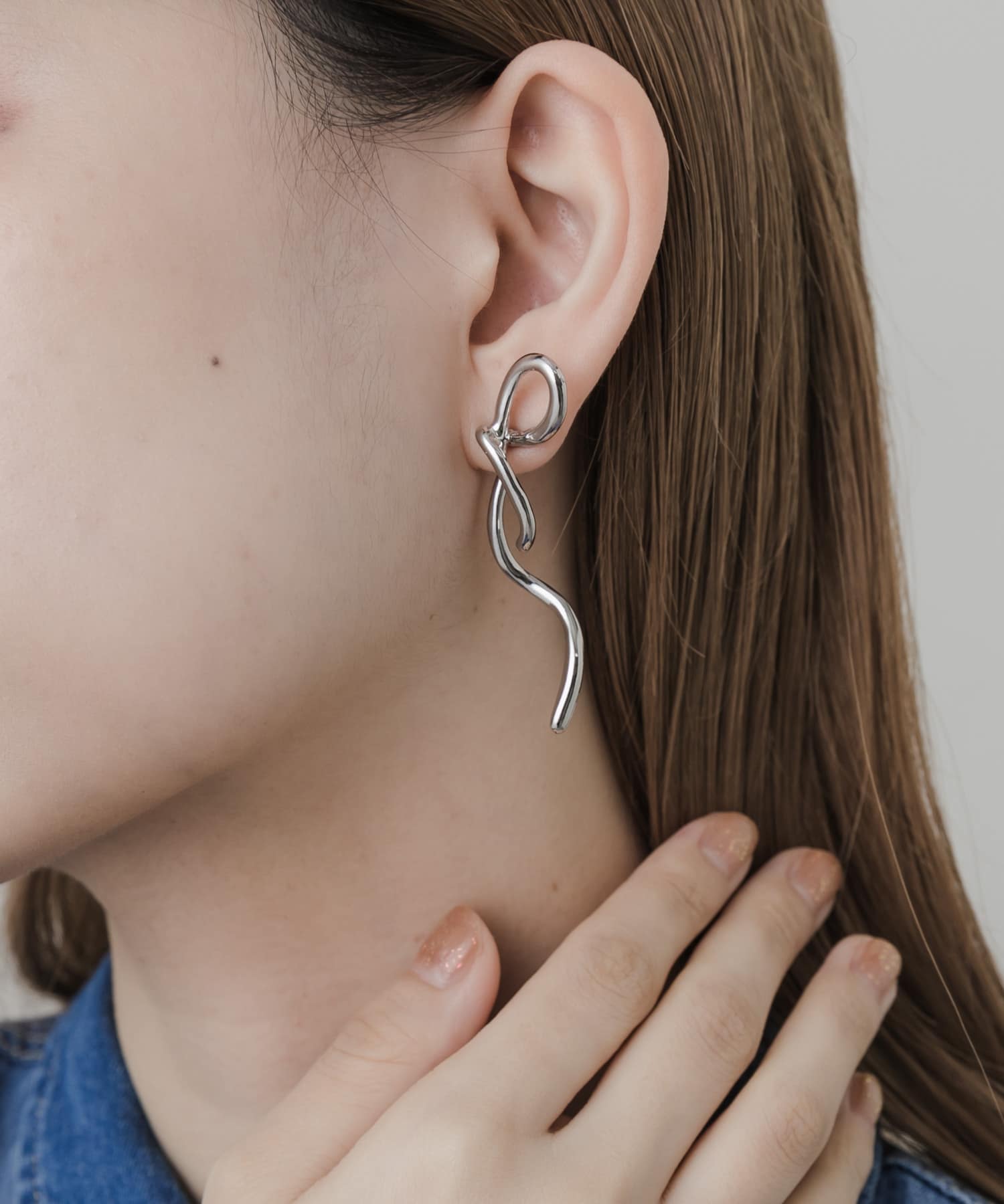ニュアンスリボンピアス SLV -